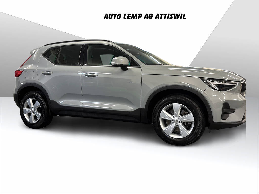 VOLVO XC40 2.0 B3 MH Essential-image-4
