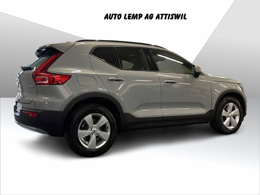 VOLVO XC40 2.0 B3 MH Essential-image-5