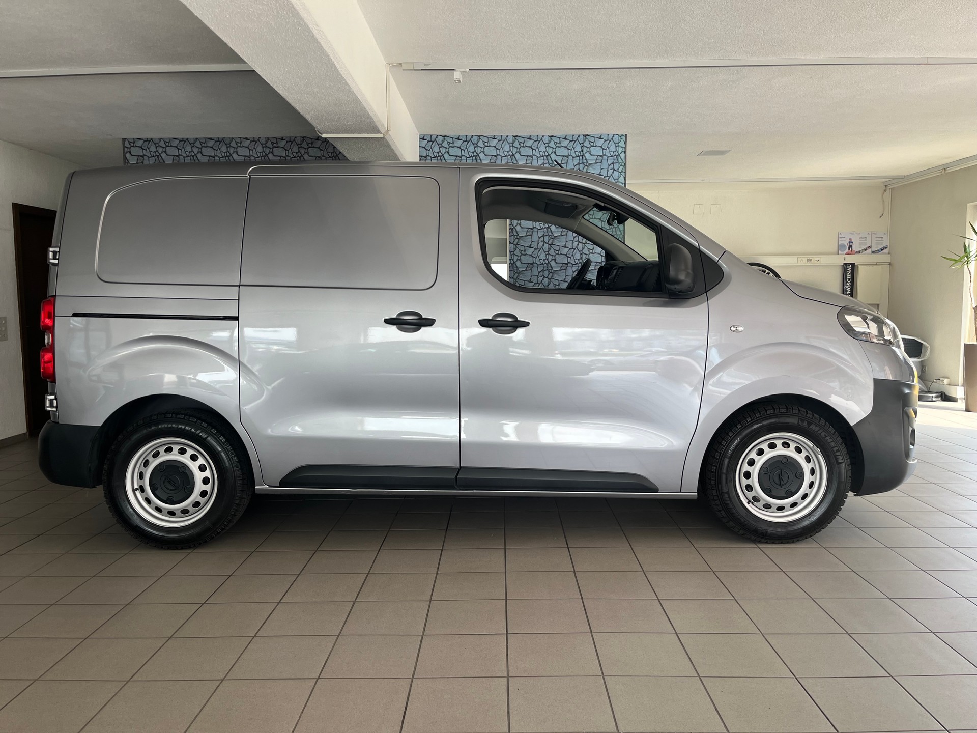 OPEL Vivaro Cargo 2.0 CDTI Enjoy s/s S Aut.-image-1