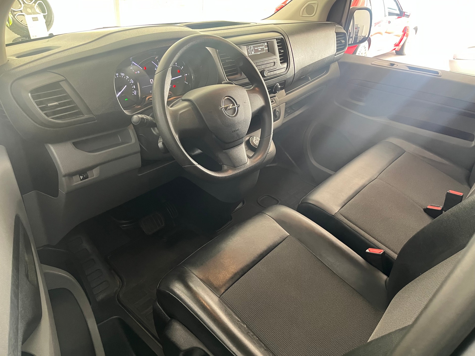 OPEL Vivaro Cargo 2.0 CDTI Enjoy s/s S Aut.-image-11