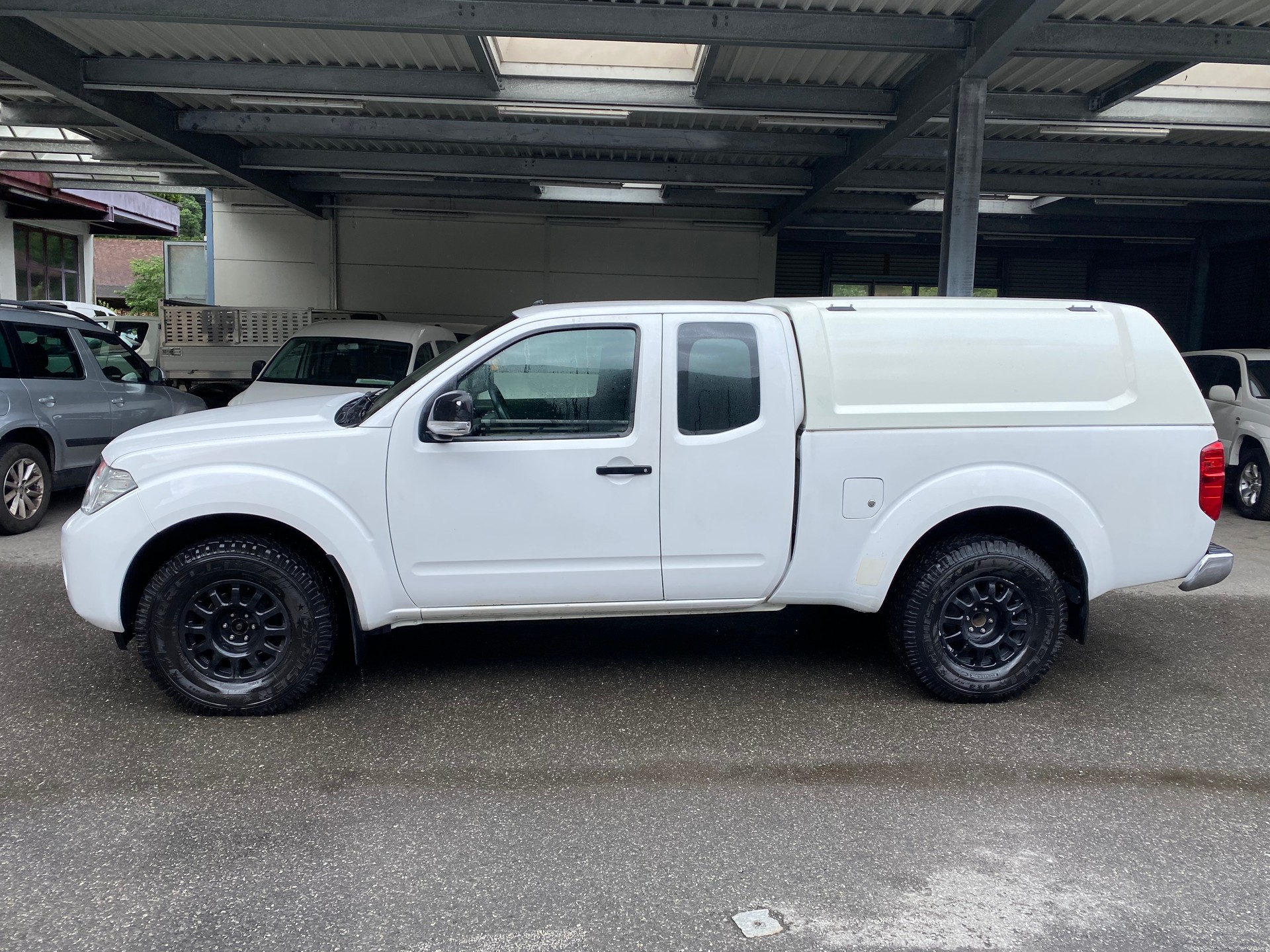 NISSAN Navara King Cab SE 2.5 dCi 4WD-image-0