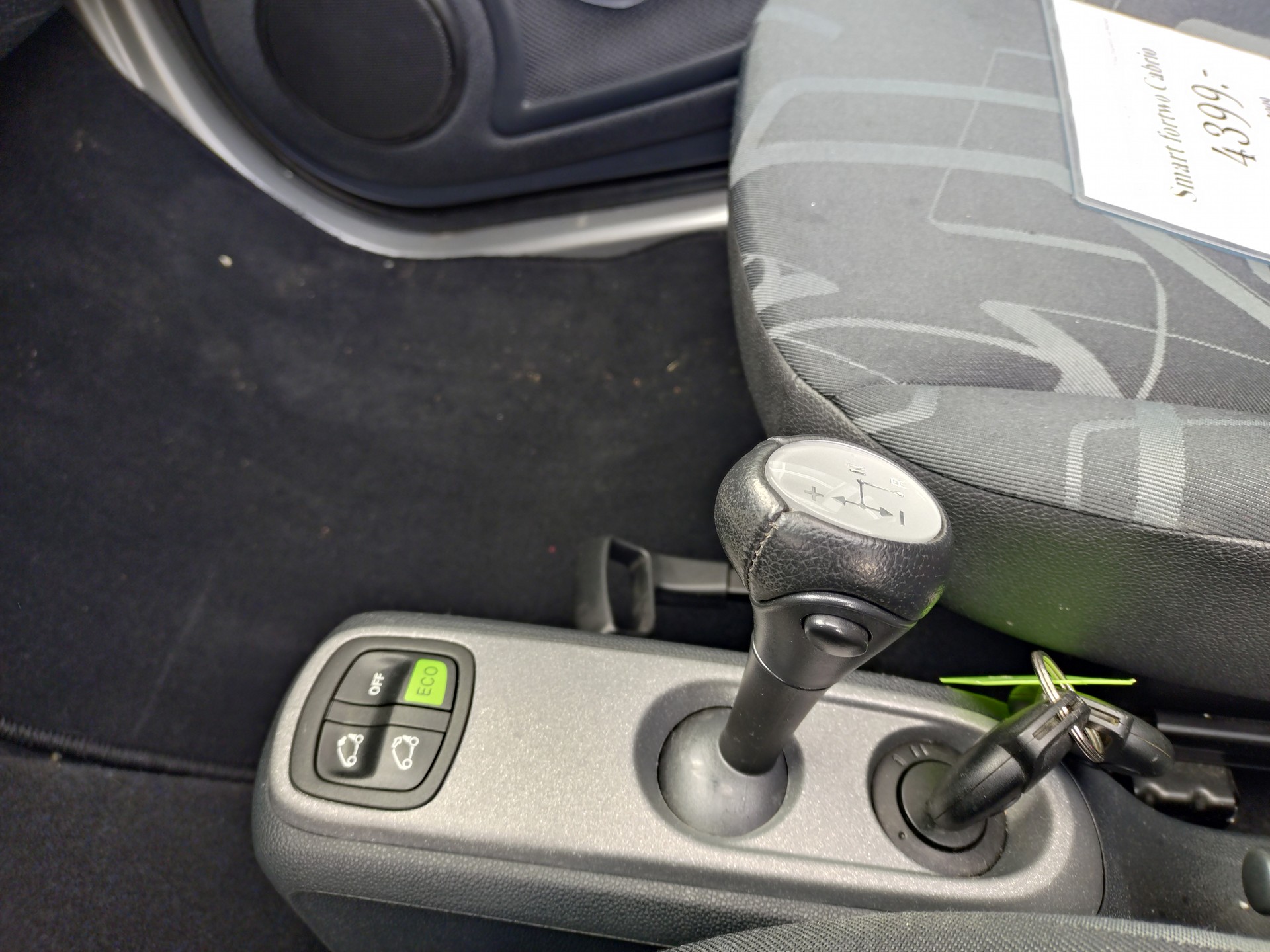 SMART FORTWO-image-9