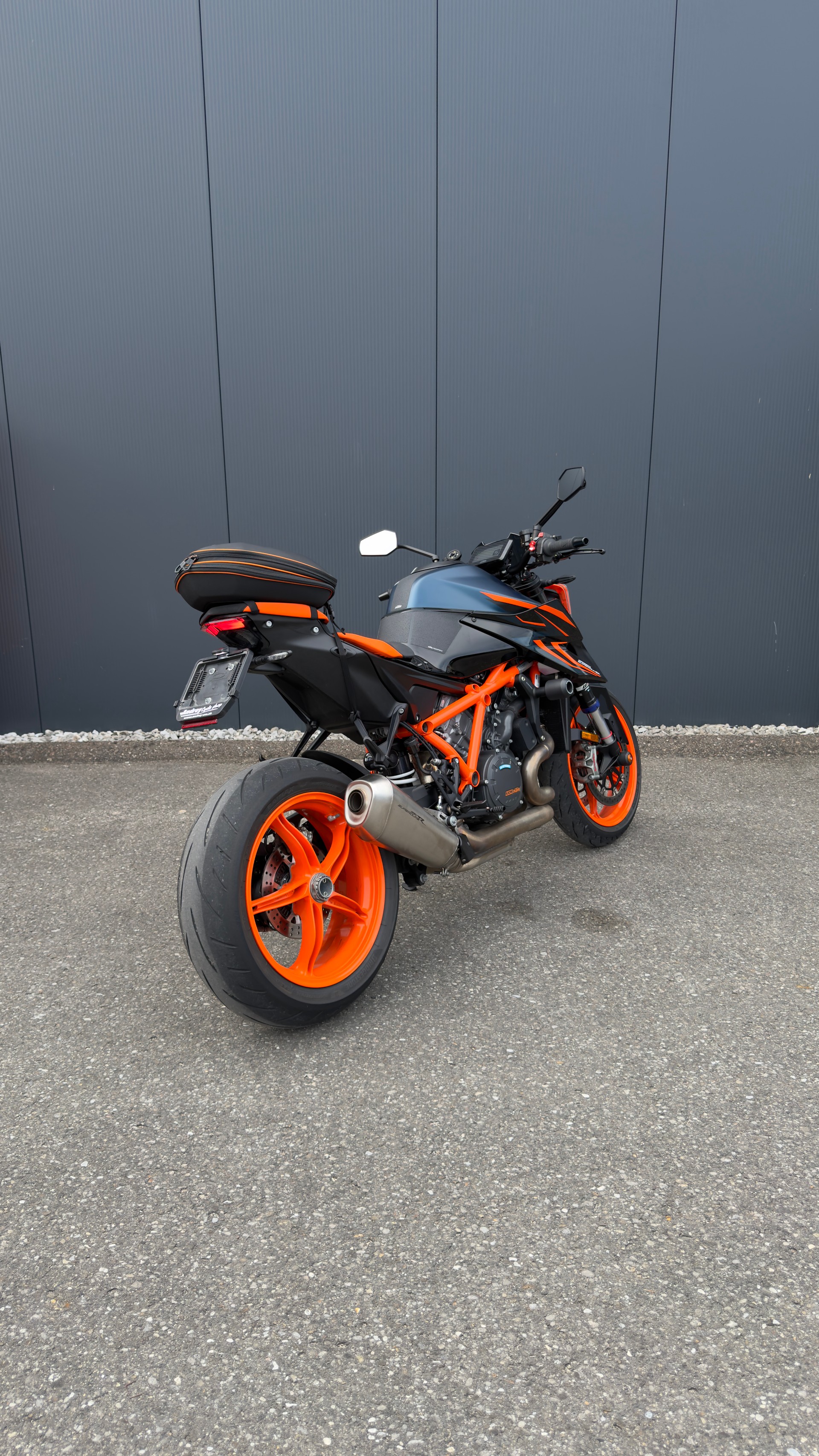 KTM 1290 Super Duke R EVO-showroom-element-1