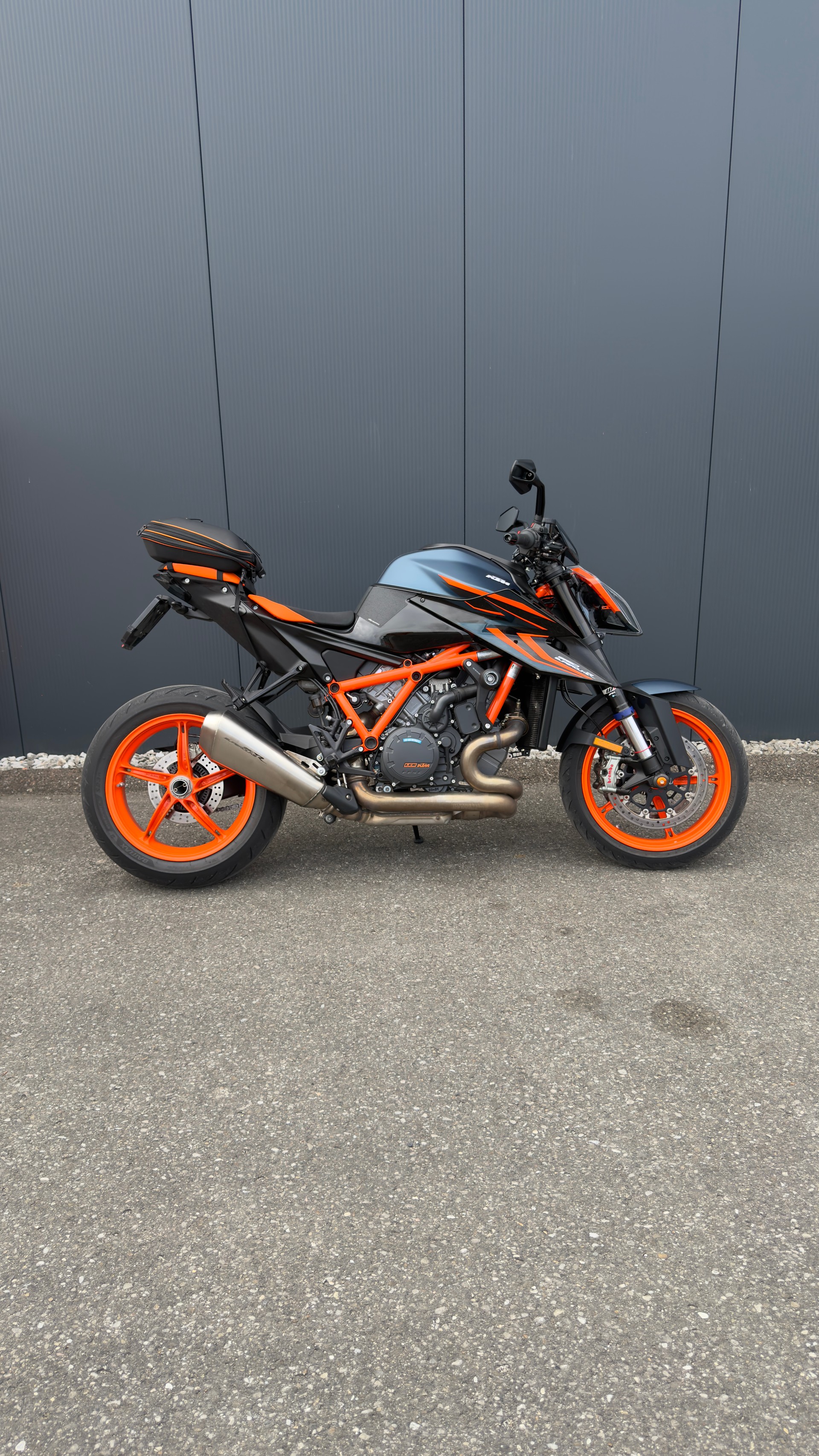 KTM 1290 Super Duke R EVO-showroom-element-2