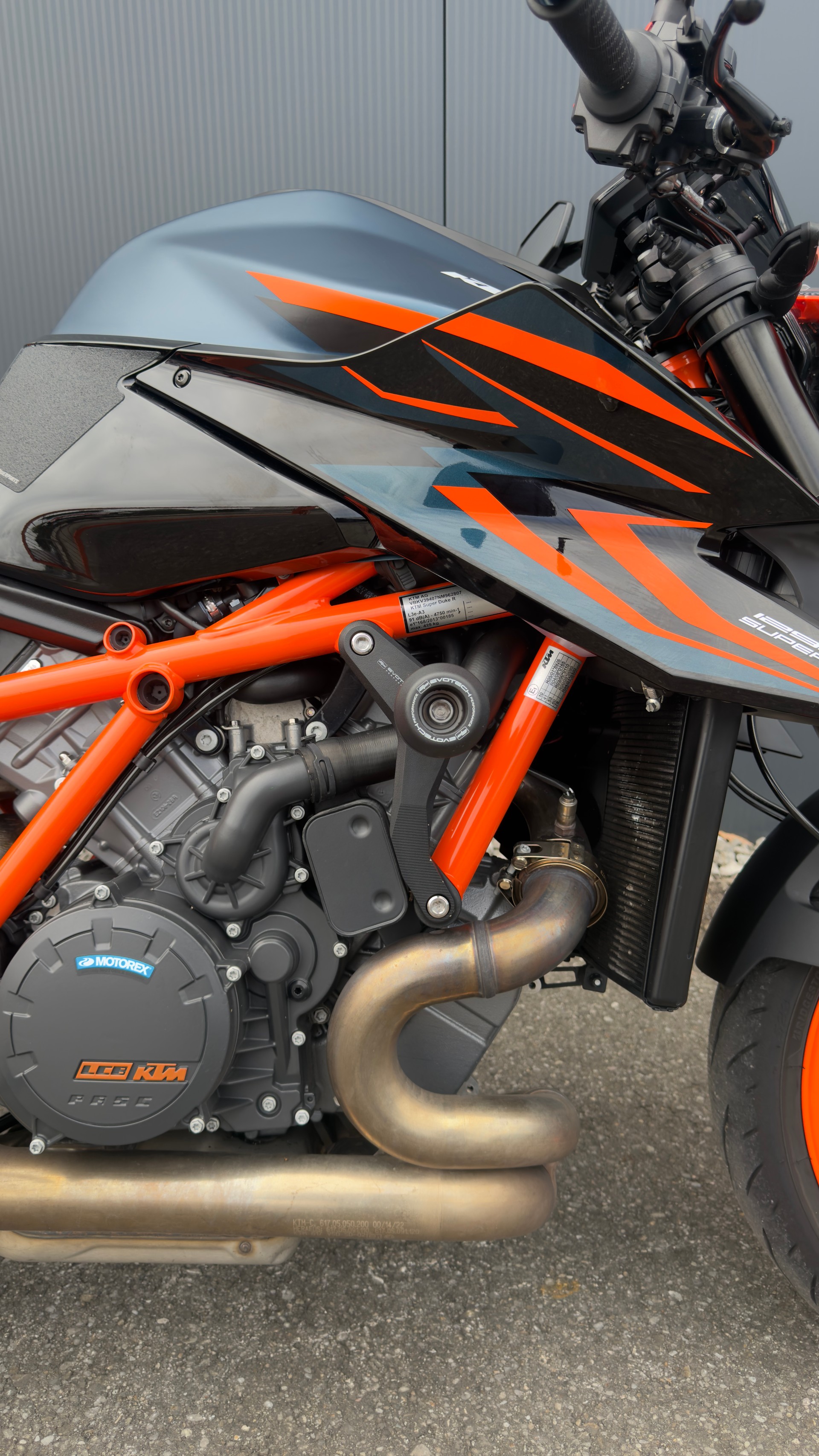 KTM 1290 Super Duke R EVO-image-5
