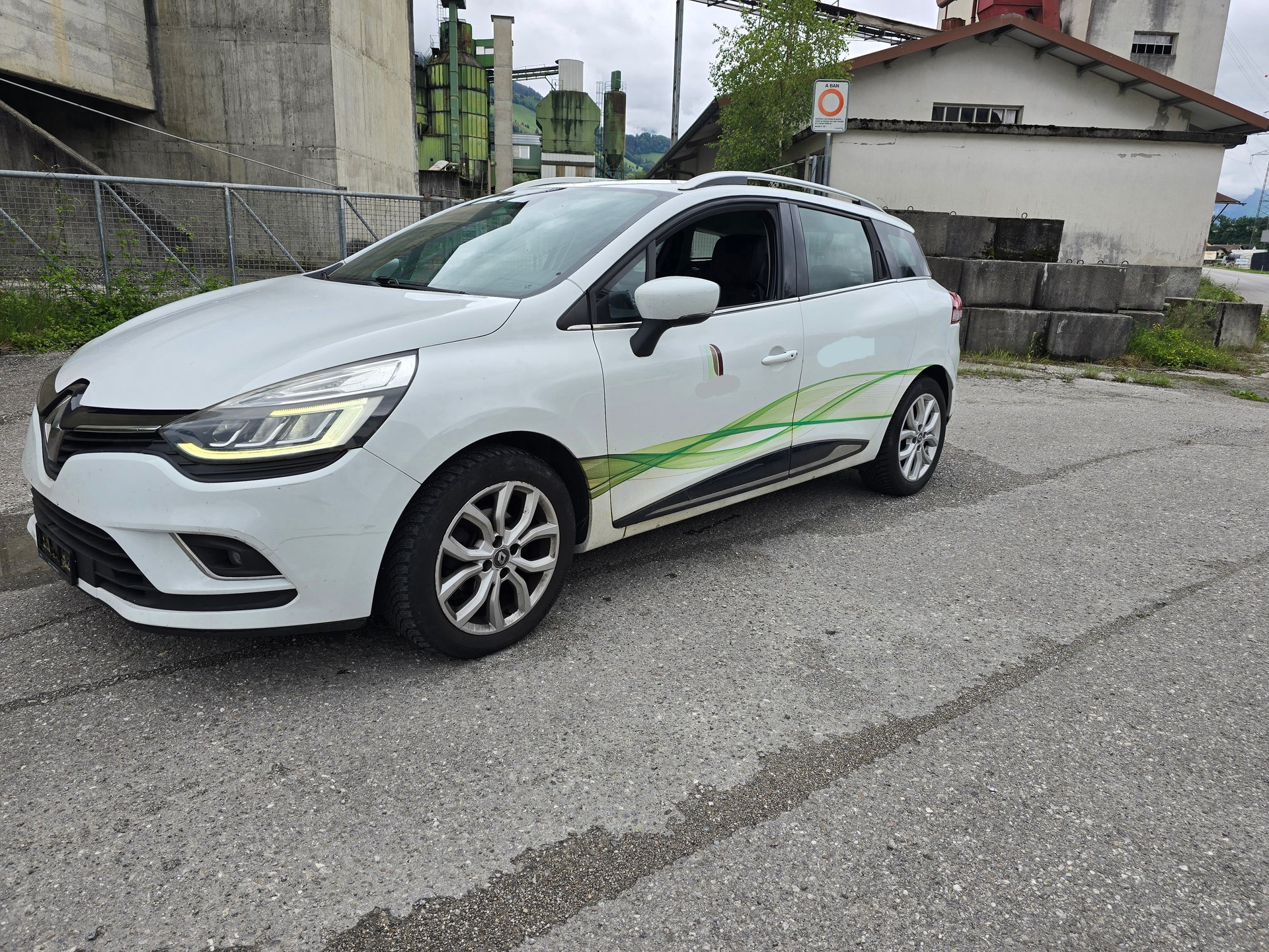 RENAULT Clio Grandtour 1.5 dCi Swiss Edition-image-1