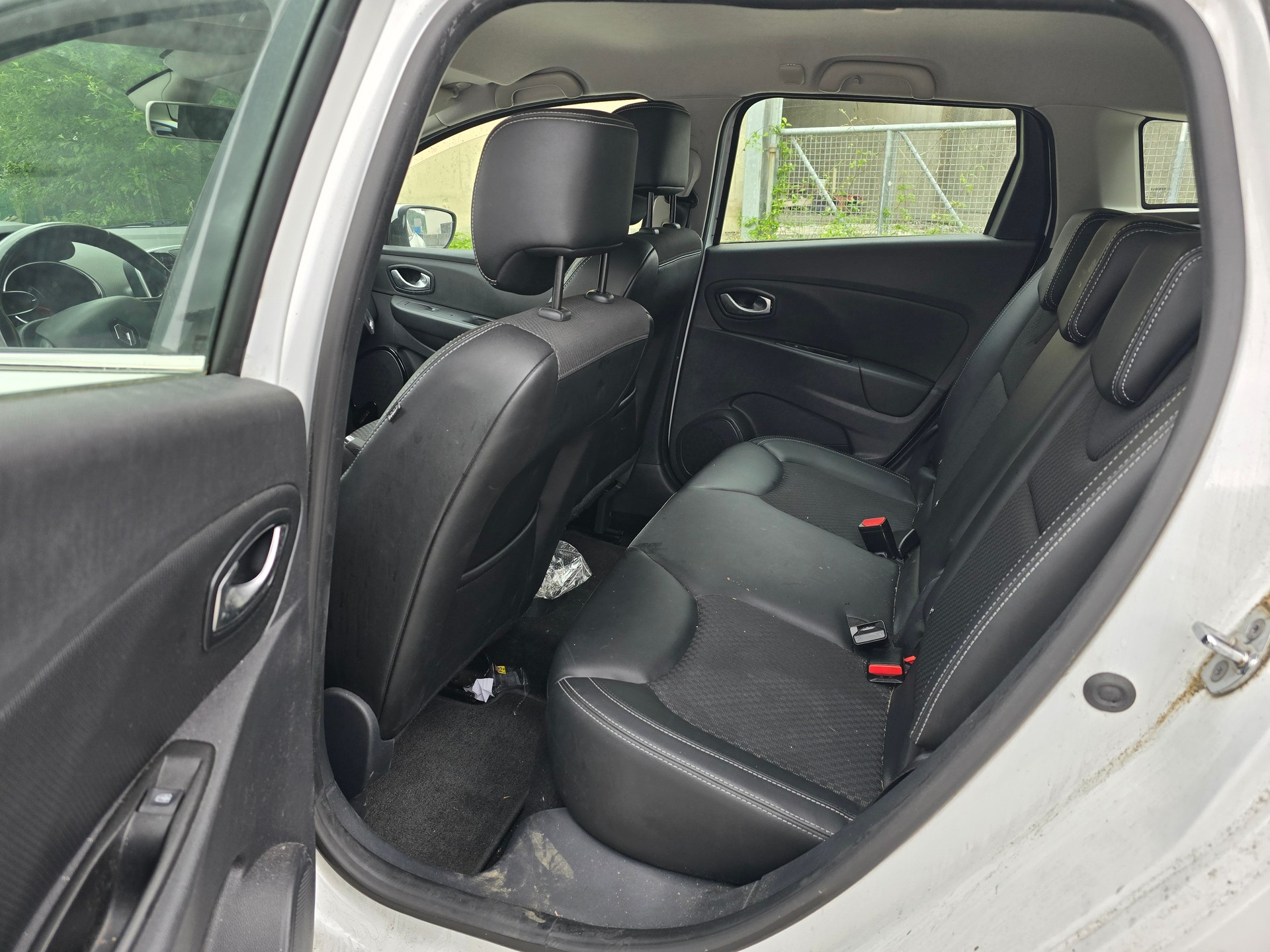 RENAULT Clio Grandtour 1.5 dCi Swiss Edition-image-5