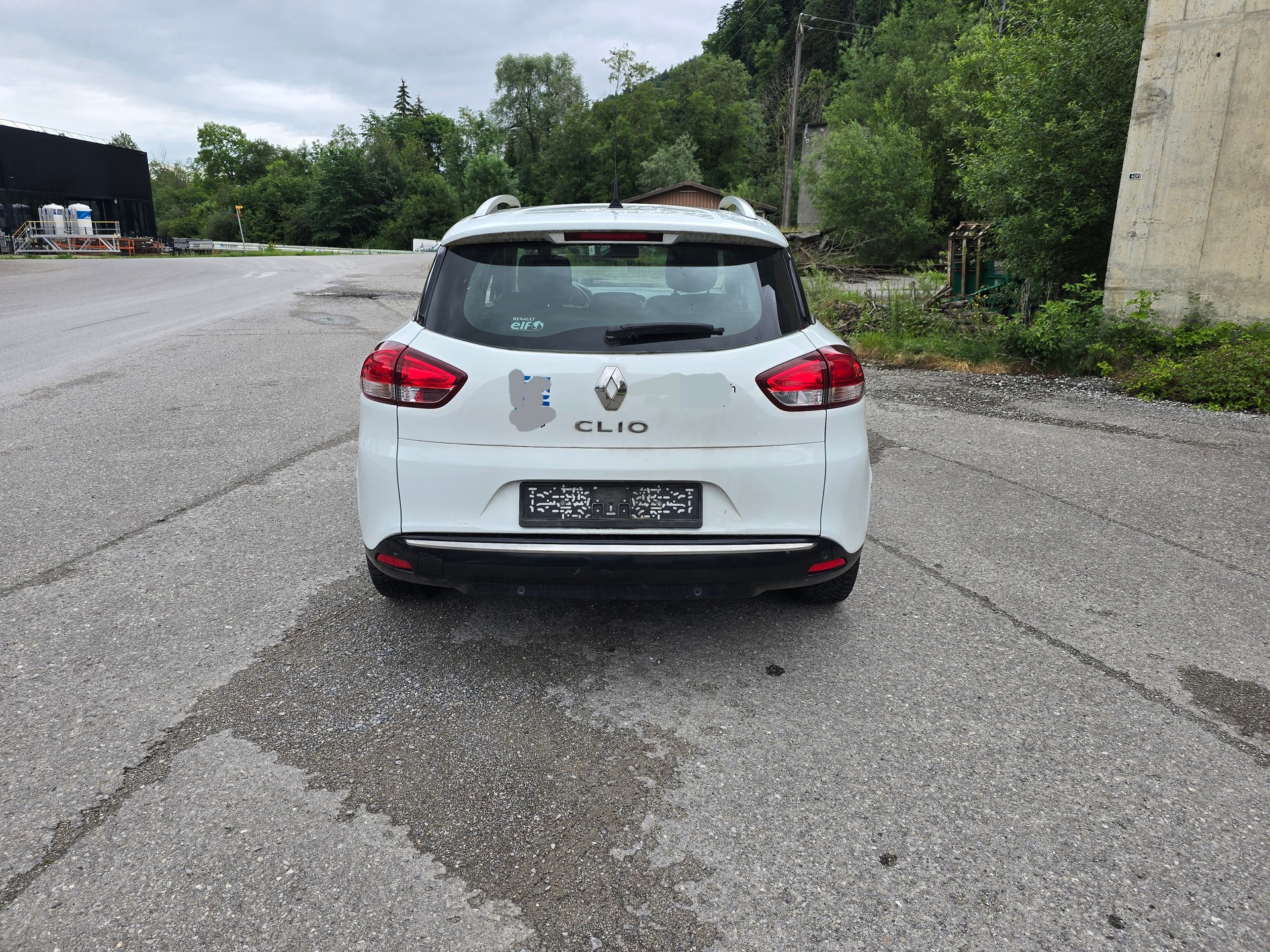 RENAULT Clio Grandtour 1.5 dCi Swiss Edition-image-3