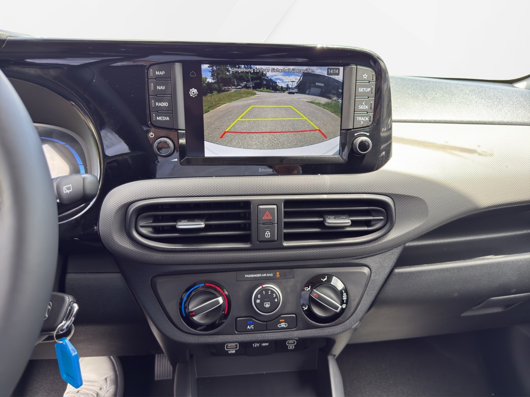 HYUNDAI i10 1.2 Amplia Aut.-image-11