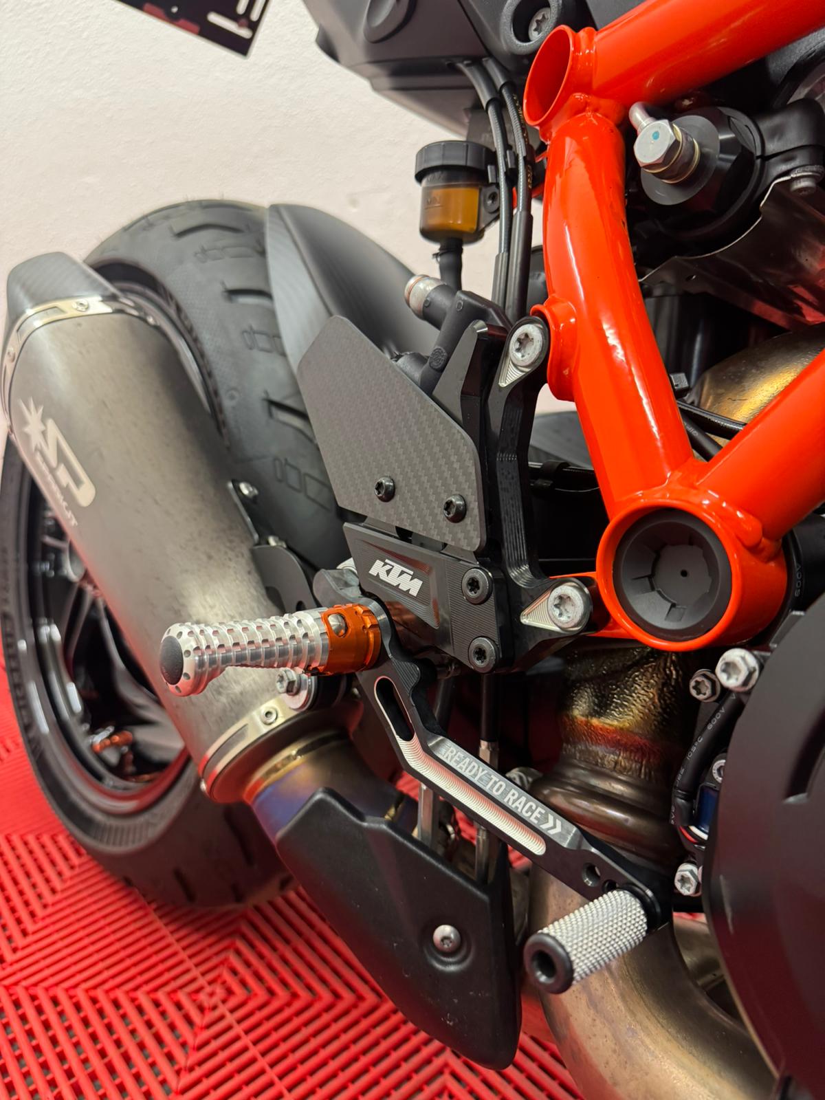 KTM 1390 Super Duke R EVO-image-4