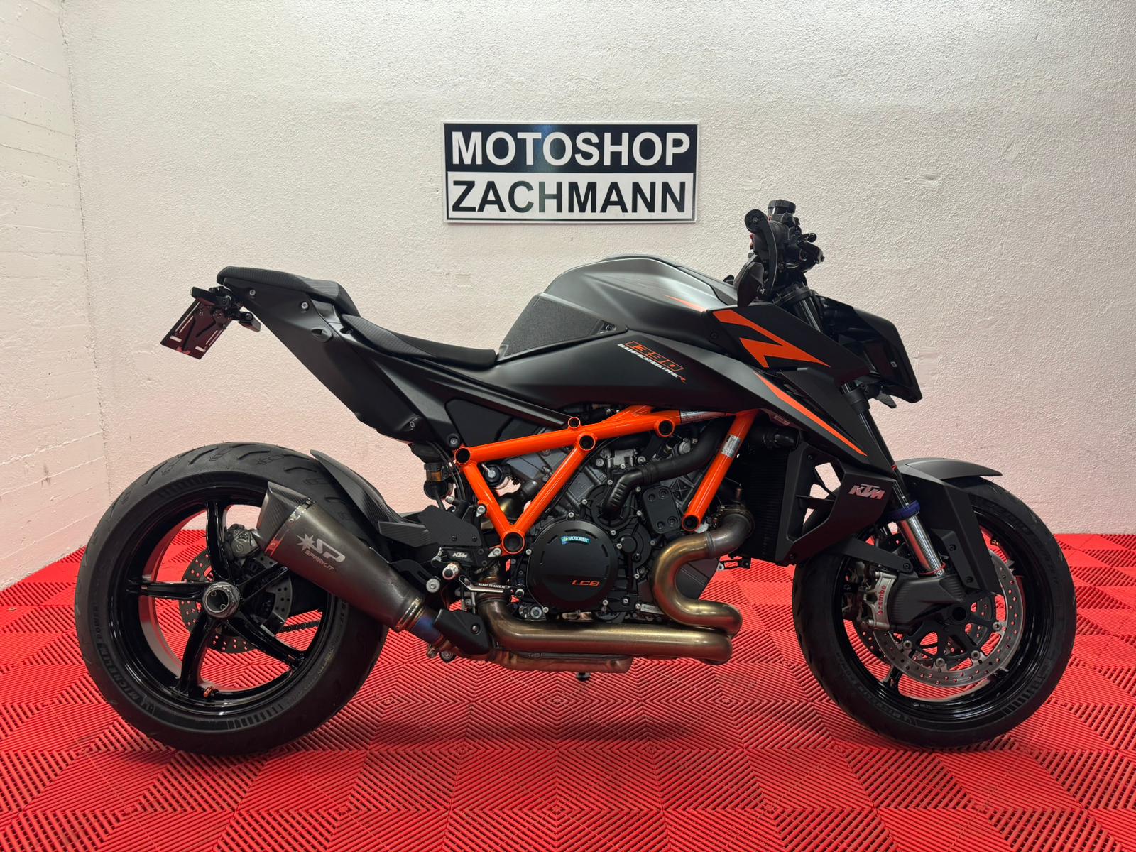 KTM 1390 Super Duke R EVO
