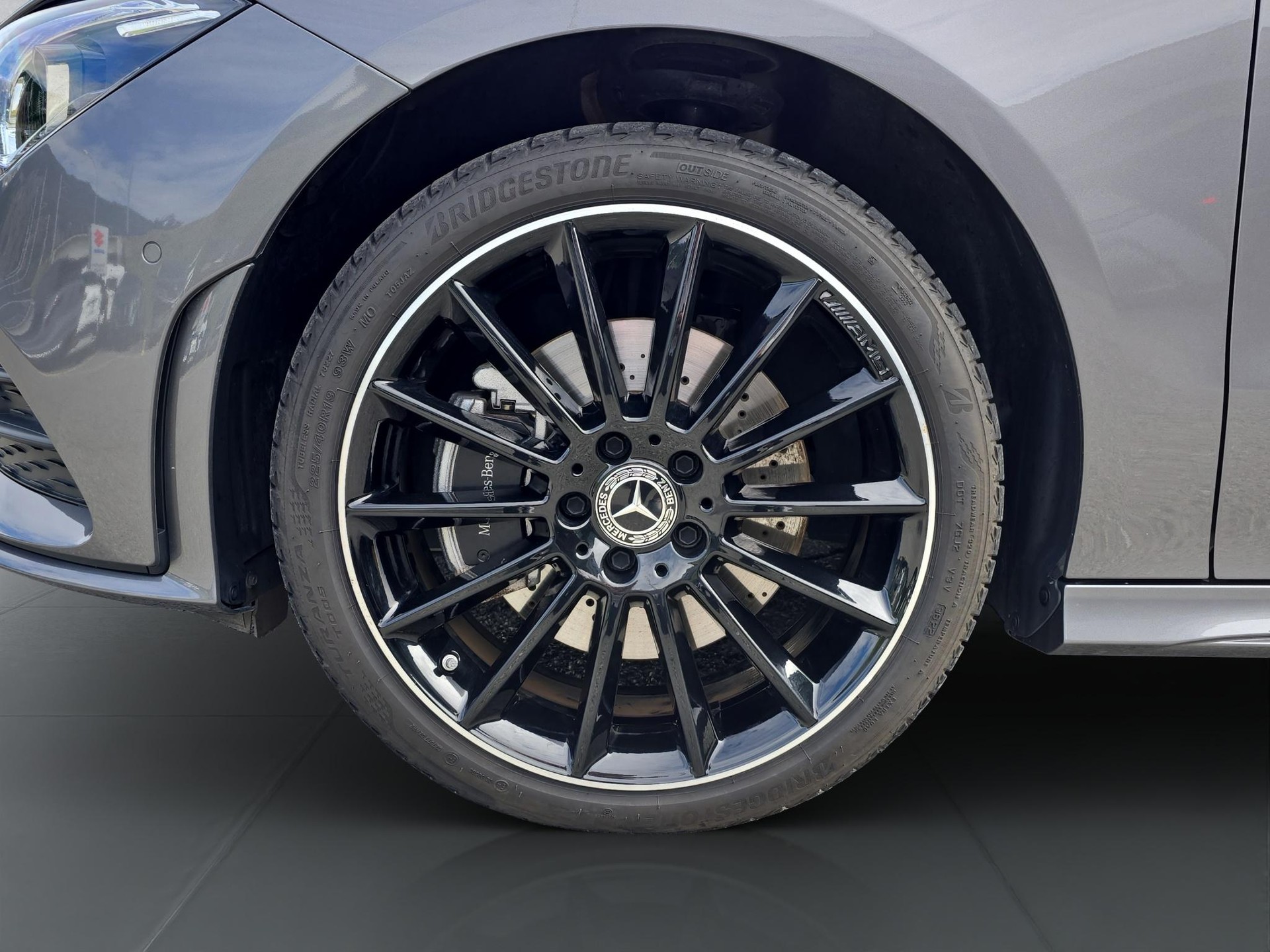 MERCEDES-BENZ CLA 250 e AMG Line-image-9