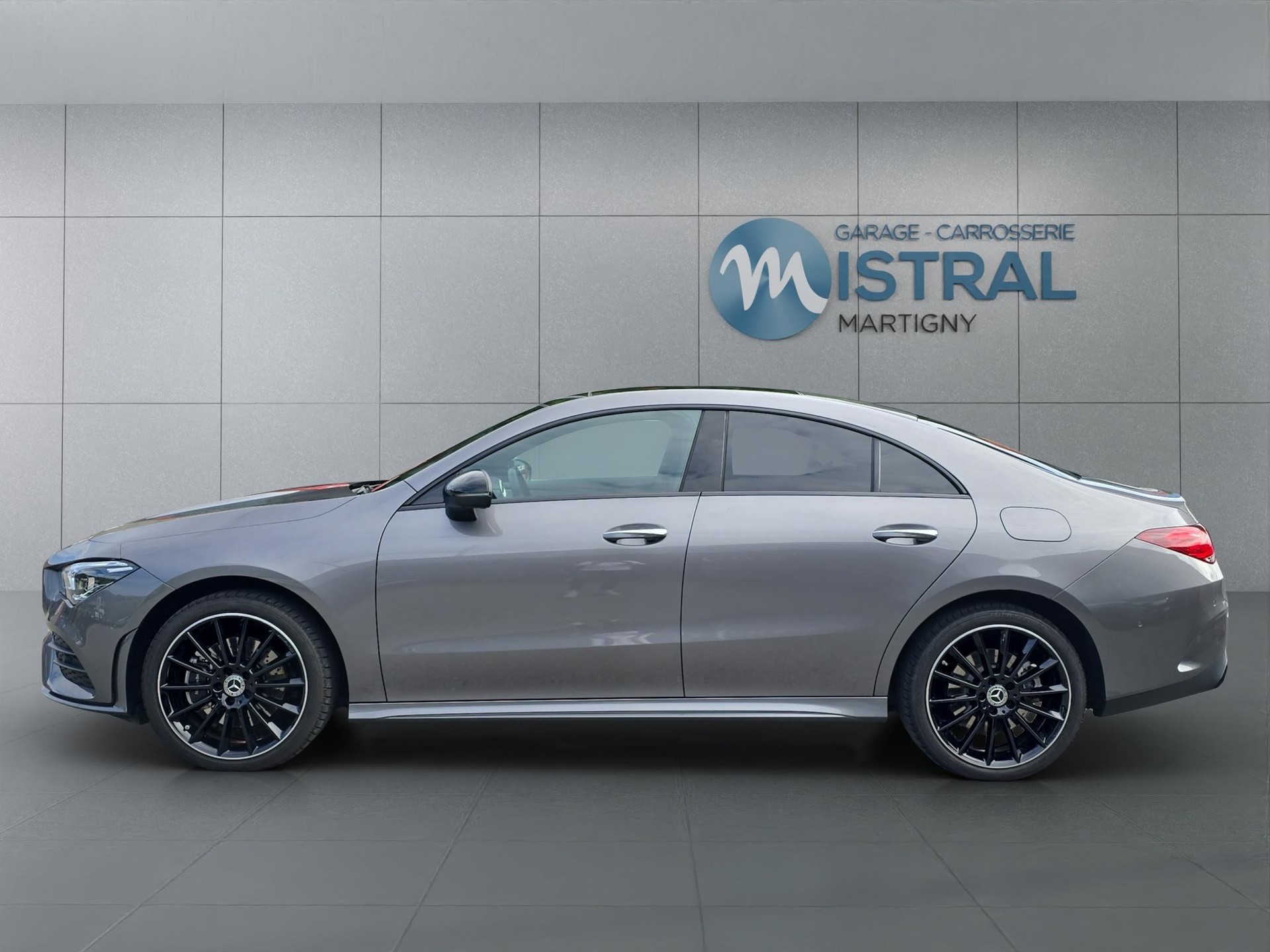 MERCEDES-BENZ CLA 250 e AMG Line-image-1