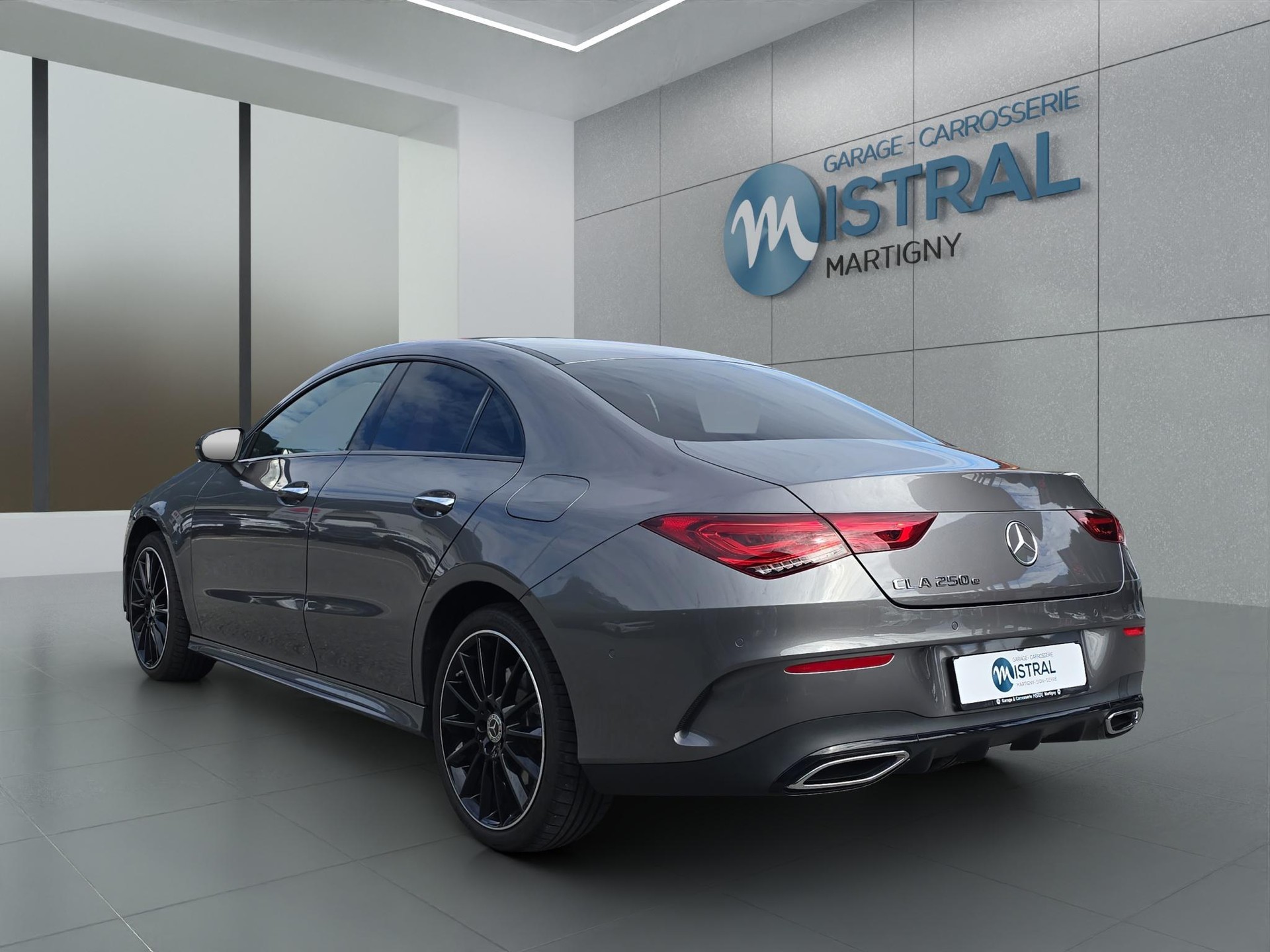 MERCEDES-BENZ CLA 250 e AMG Line-image-2