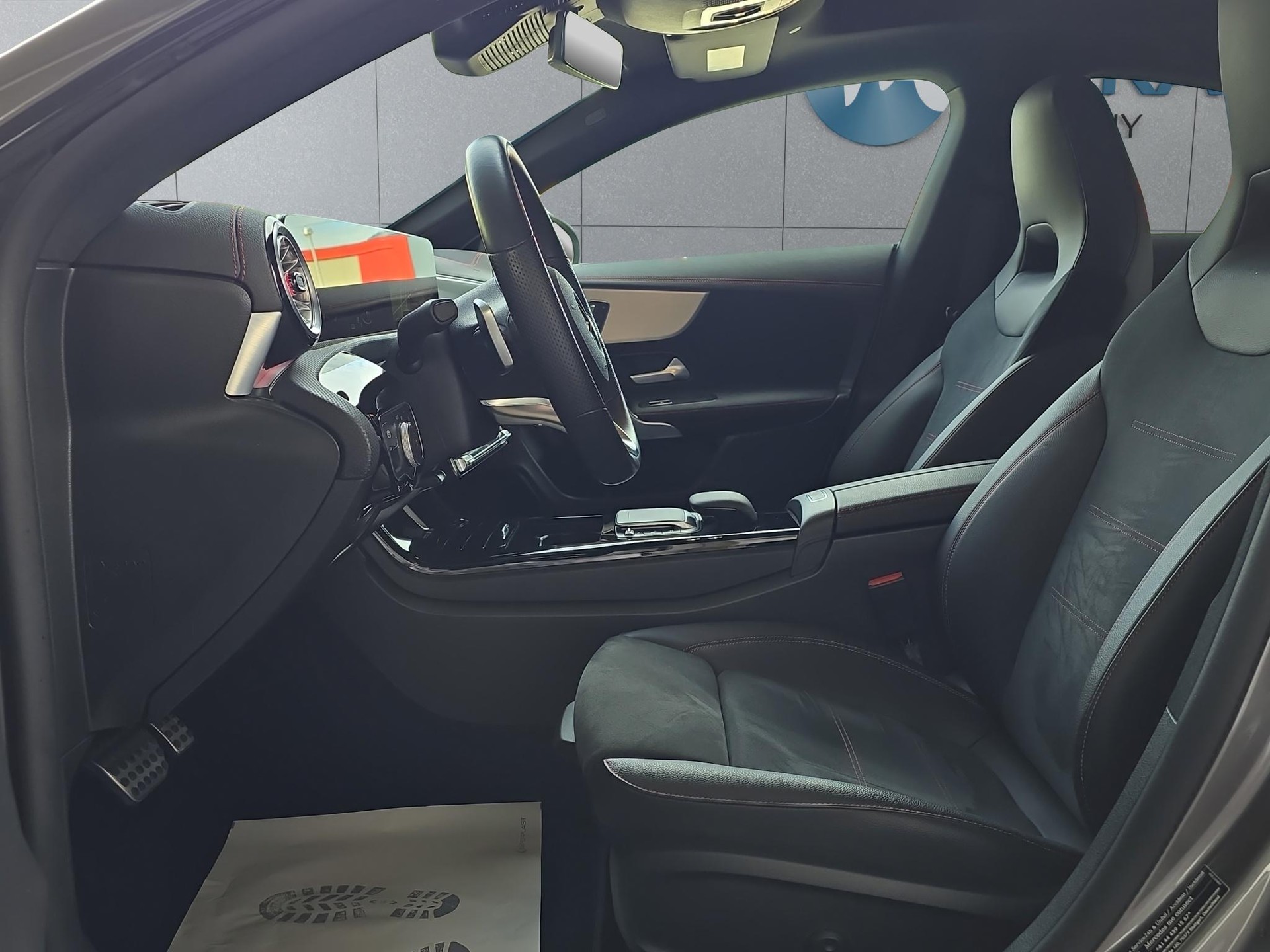 MERCEDES-BENZ CLA 250 e AMG Line-image-22