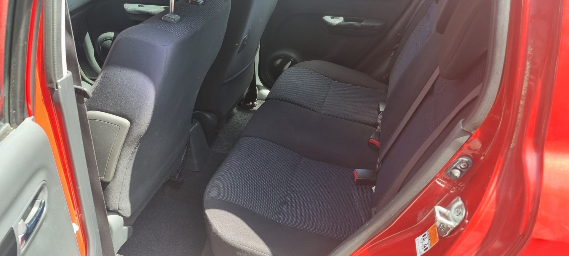 SUZUKI Swift 1.3i 16V GL Top 4x4-image-7