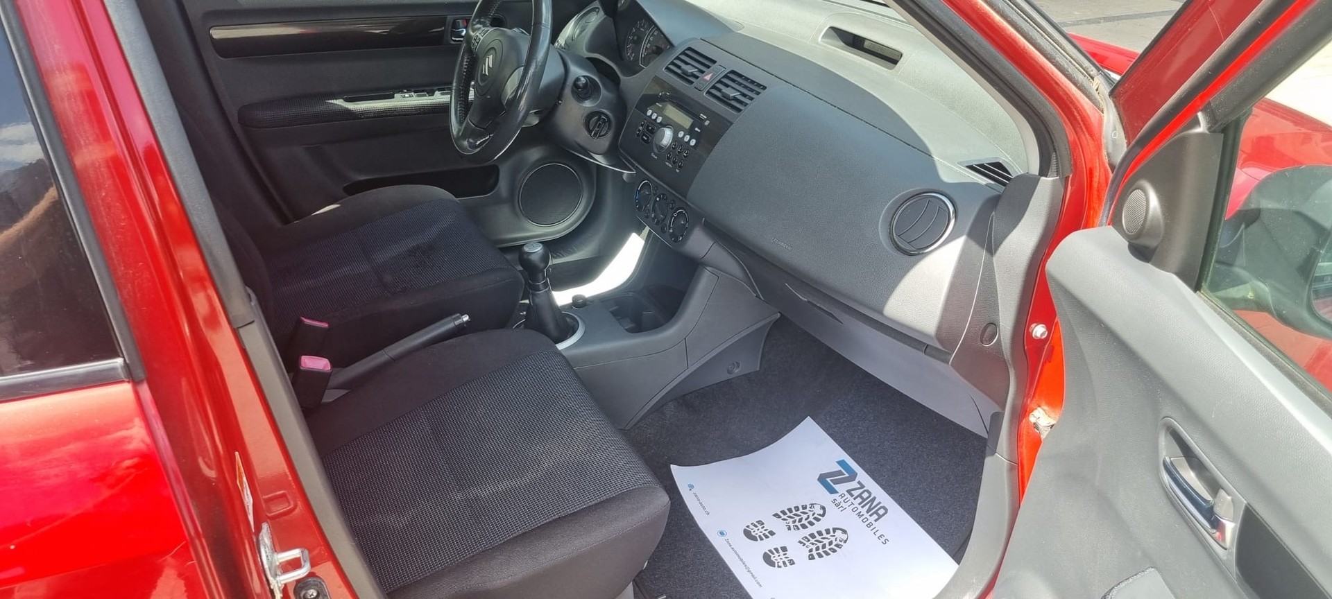 SUZUKI Swift 1.3i 16V GL Top 4x4-image-9