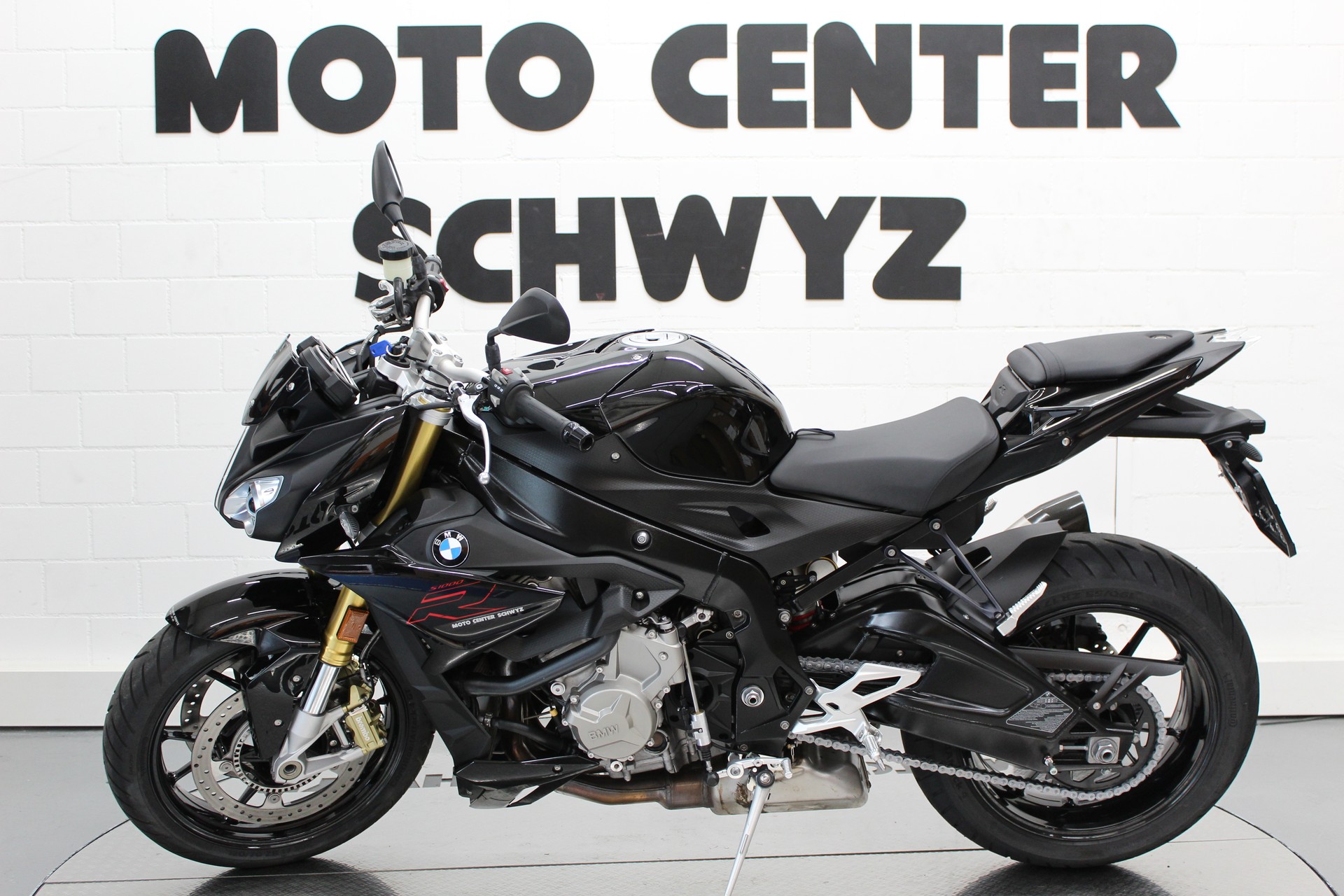 BMW S 1000 R-showroom-element-3
