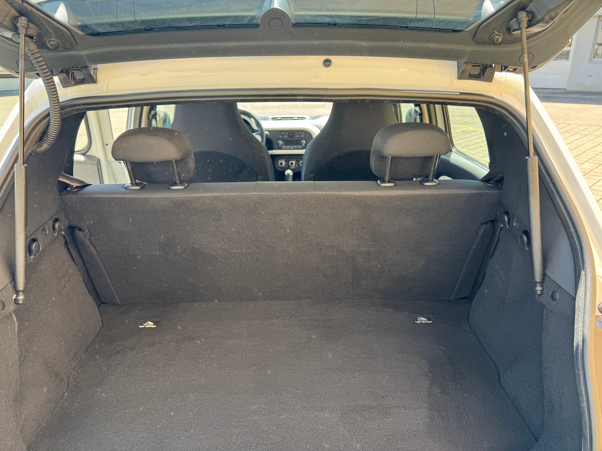 RENAULT Twingo 1.0 Life-image-10