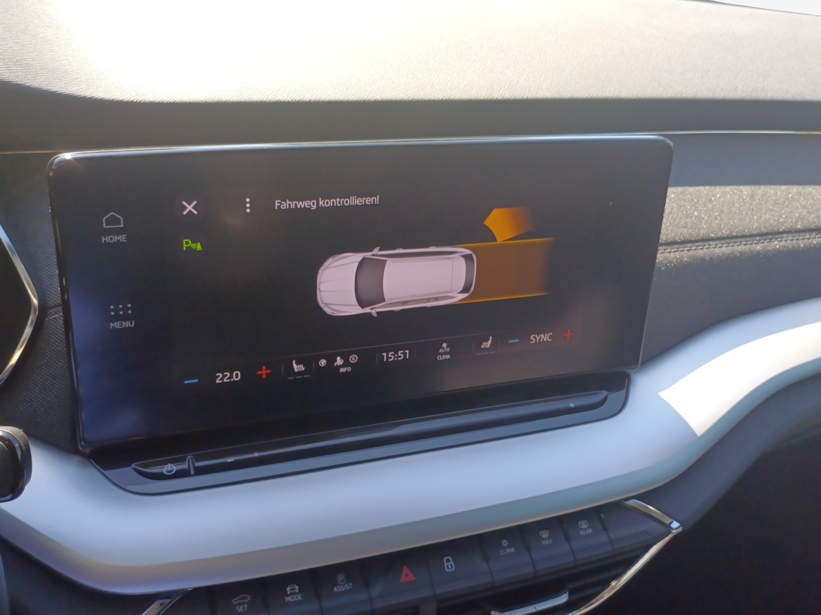 SKODA Octavia Combi 2.0 TSI Style DSG 4x4-image-15