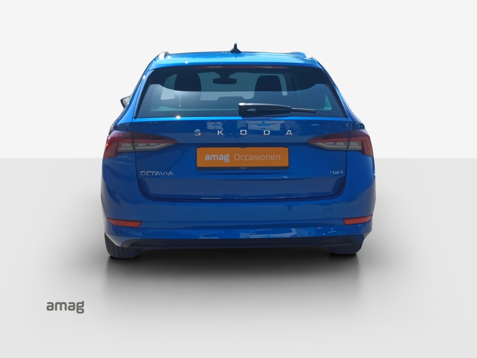 SKODA Octavia Combi 2.0 TSI Style DSG 4x4-image-3