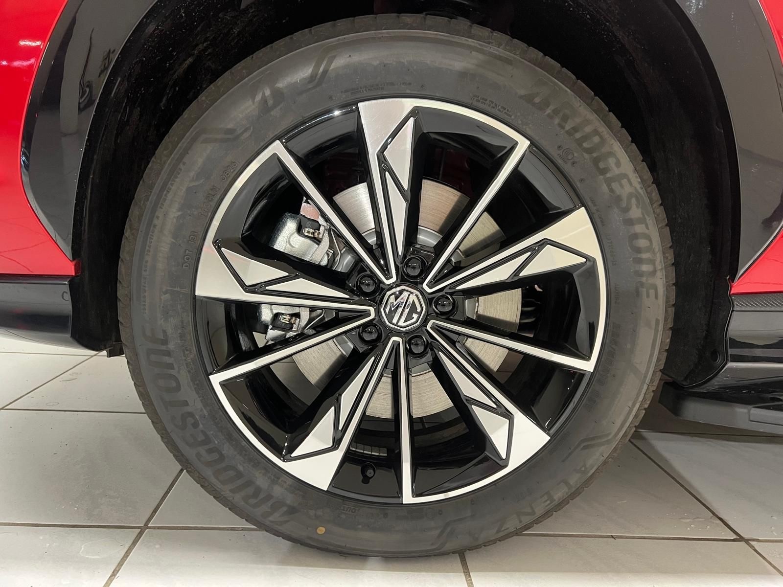 MG HS 1.5 T HEV Luxury-image-6