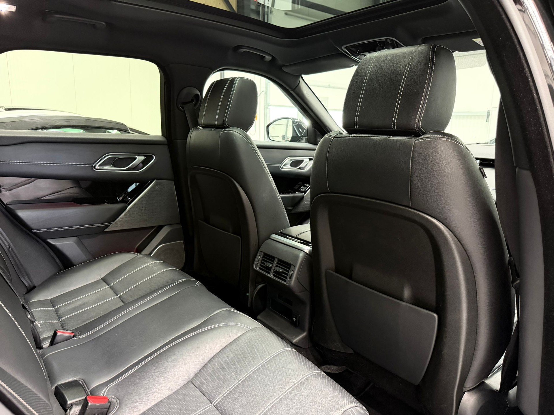 LAND ROVER Range Rover Velar R-Dynamic P 300 SE Automatic-image-26