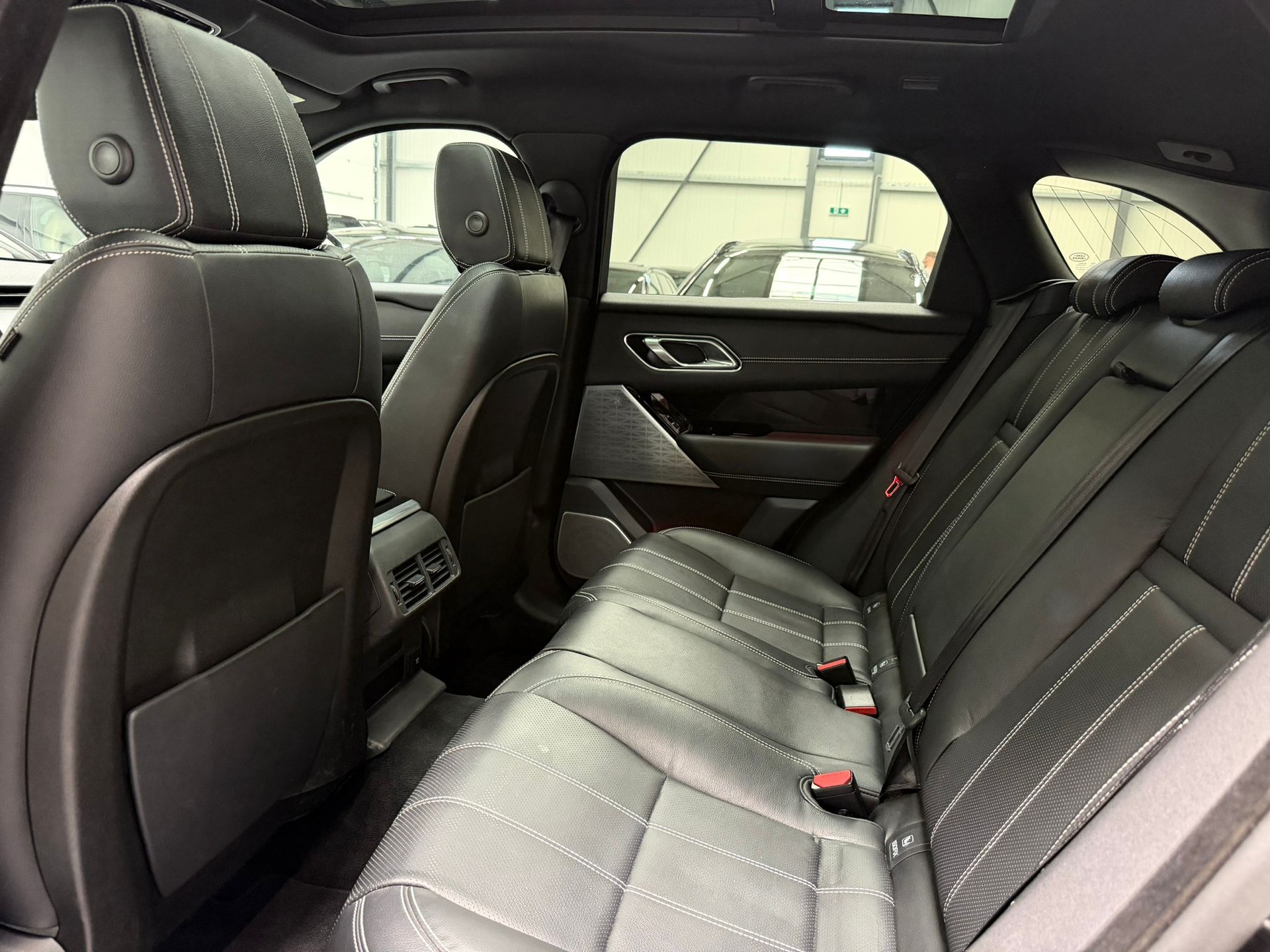 LAND ROVER Range Rover Velar R-Dynamic P 300 SE Automatic-image-24
