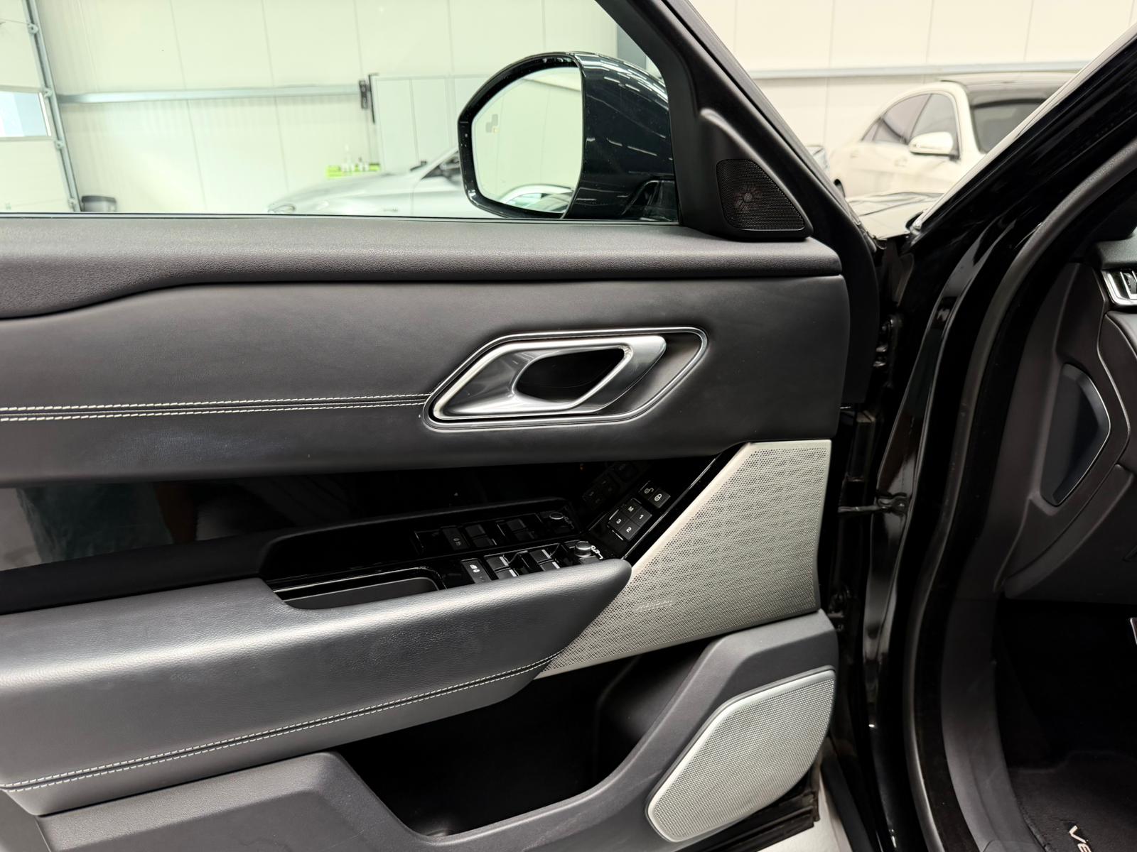LAND ROVER Range Rover Velar R-Dynamic P 300 SE Automatic-image-23