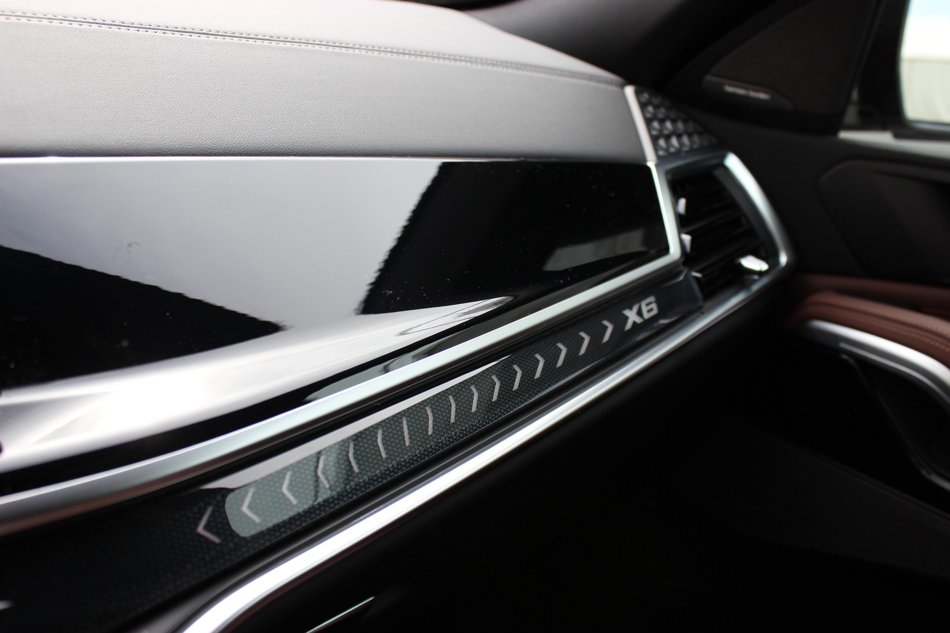 BMW X6 xDrive 48V 40d M Sport Pro *M BROOKLYN GRAU METALLIC*-image-10