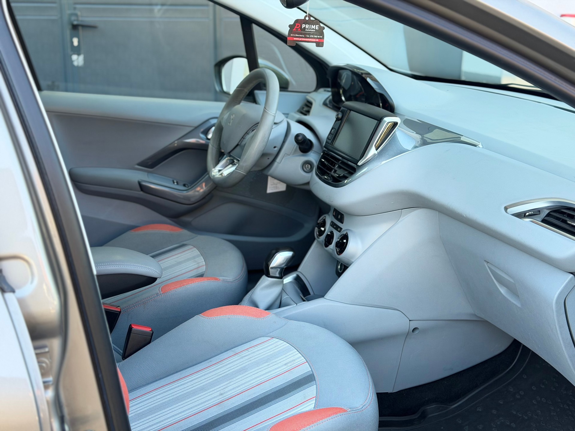 PEUGEOT 208 1.4 VTI Active-image-6