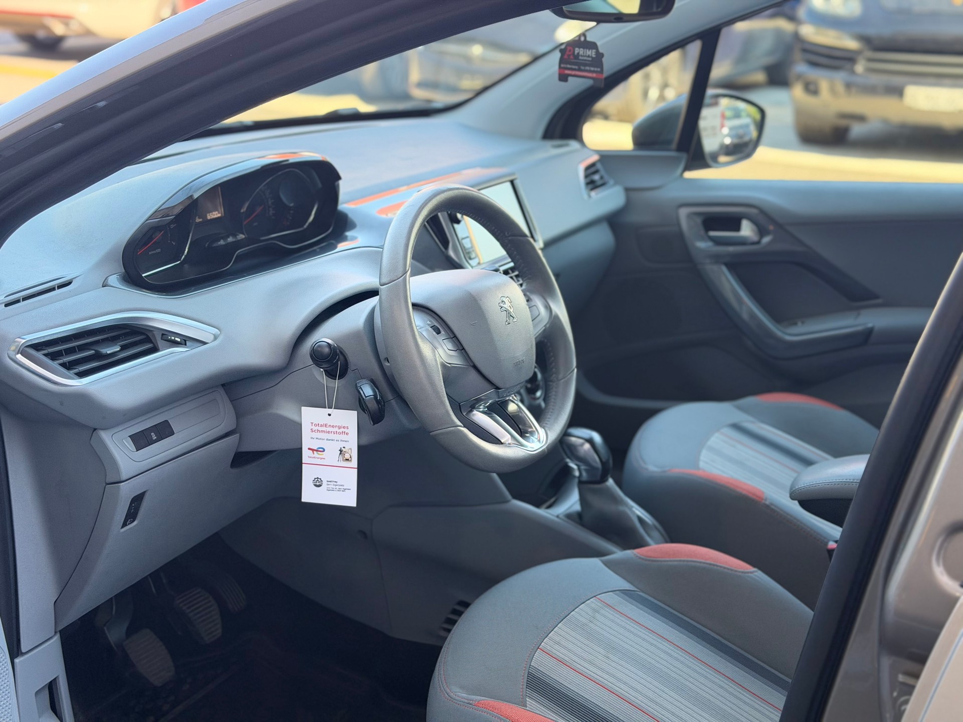 PEUGEOT 208 1.4 VTI Active-image-9