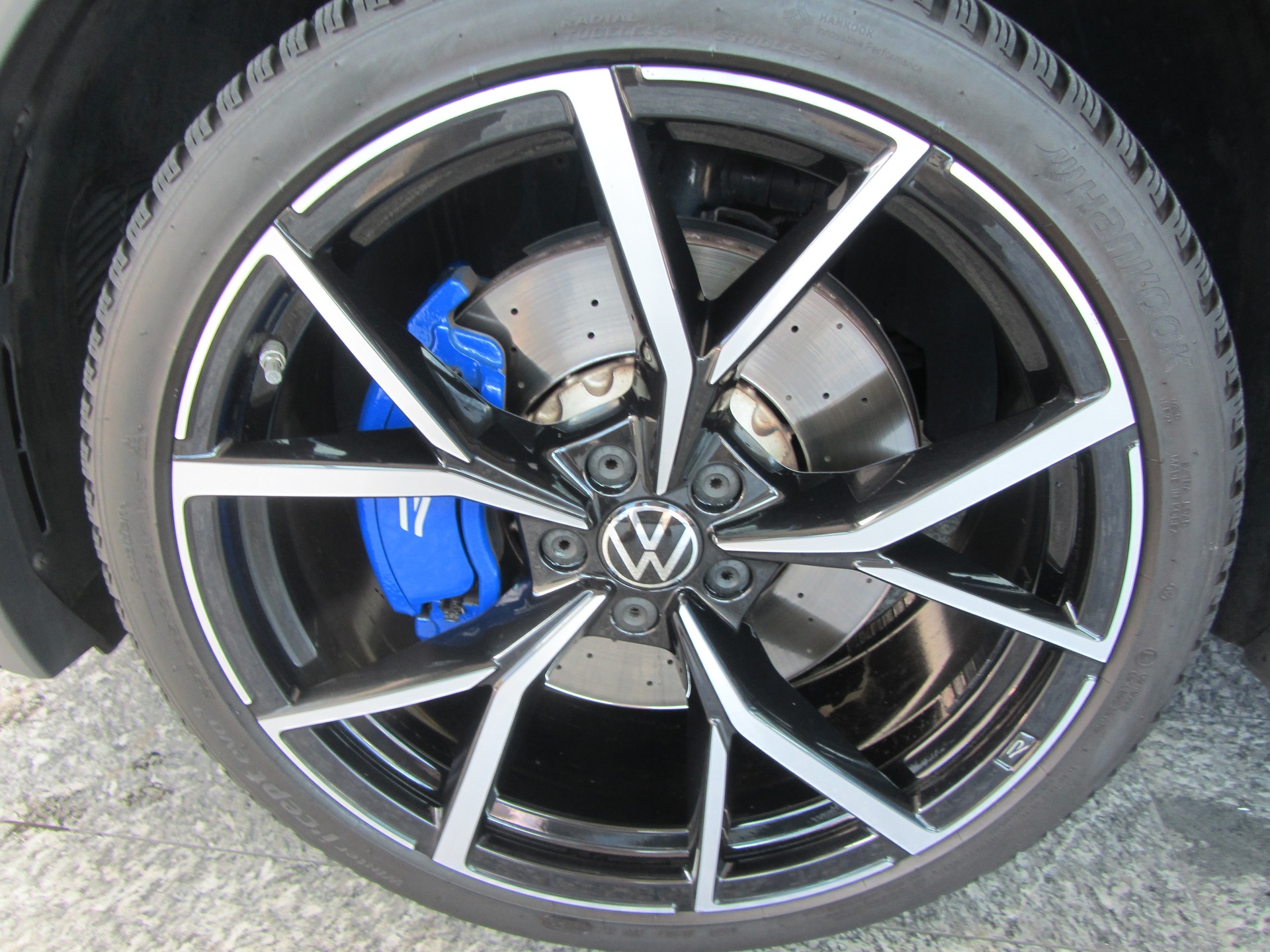 VW Tiguan 2.0TSI R 4Motion DSG-image-13