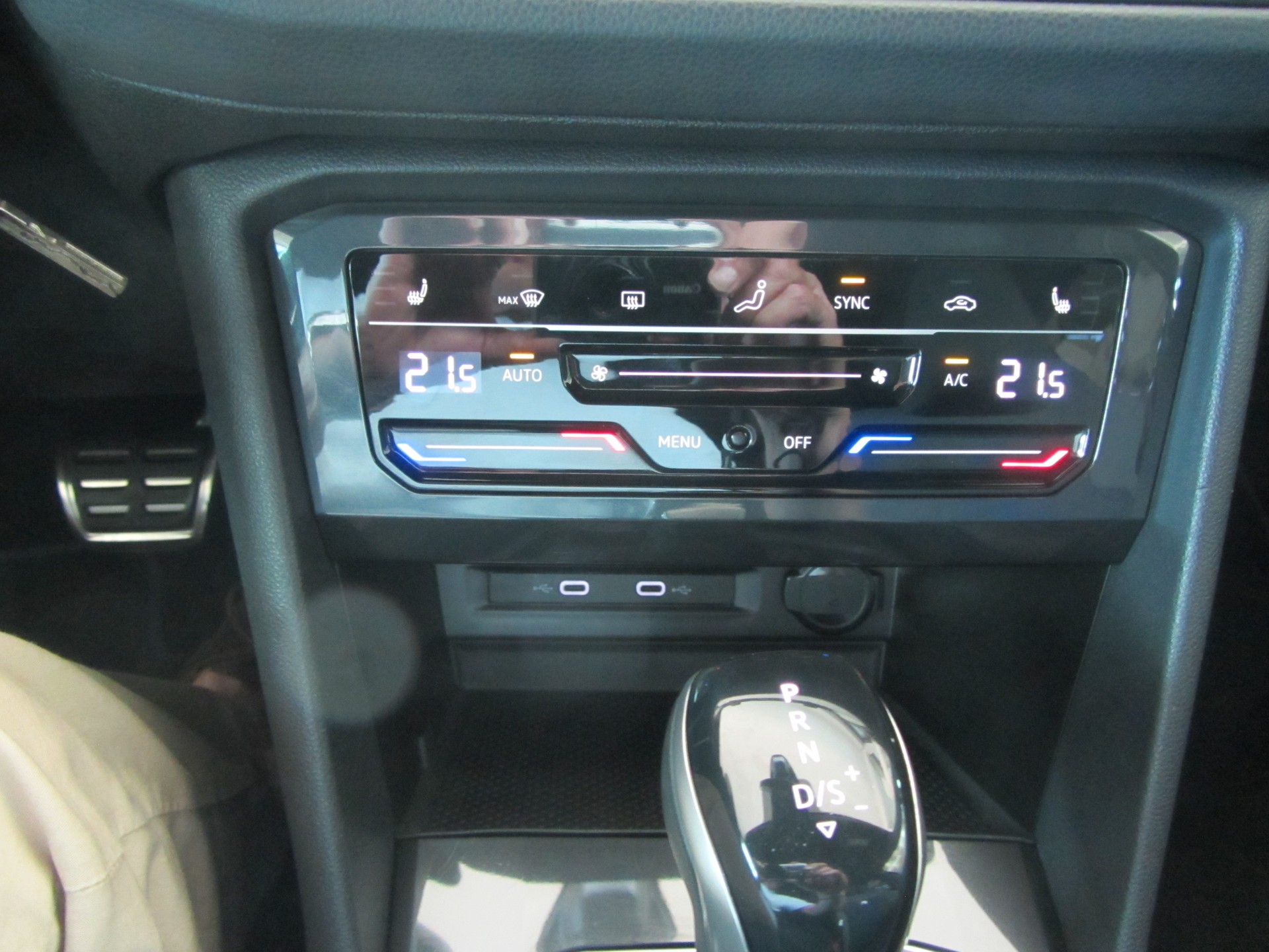 VW Tiguan 2.0TSI R 4Motion DSG-image-10