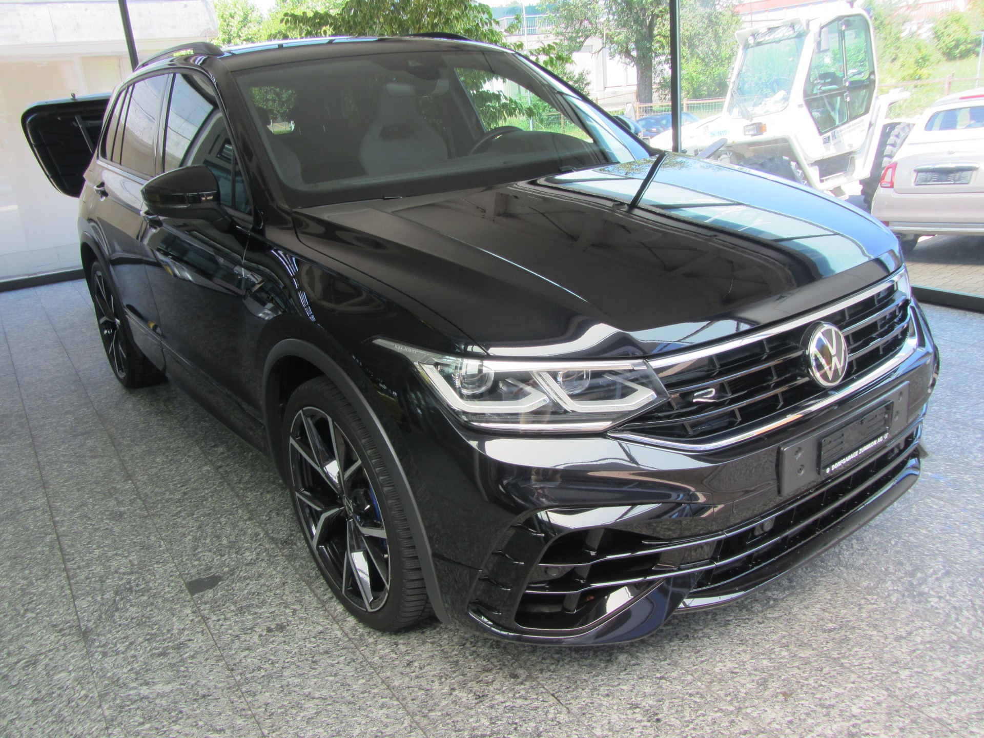 VW Tiguan 2.0TSI R 4Motion DSG-image-1