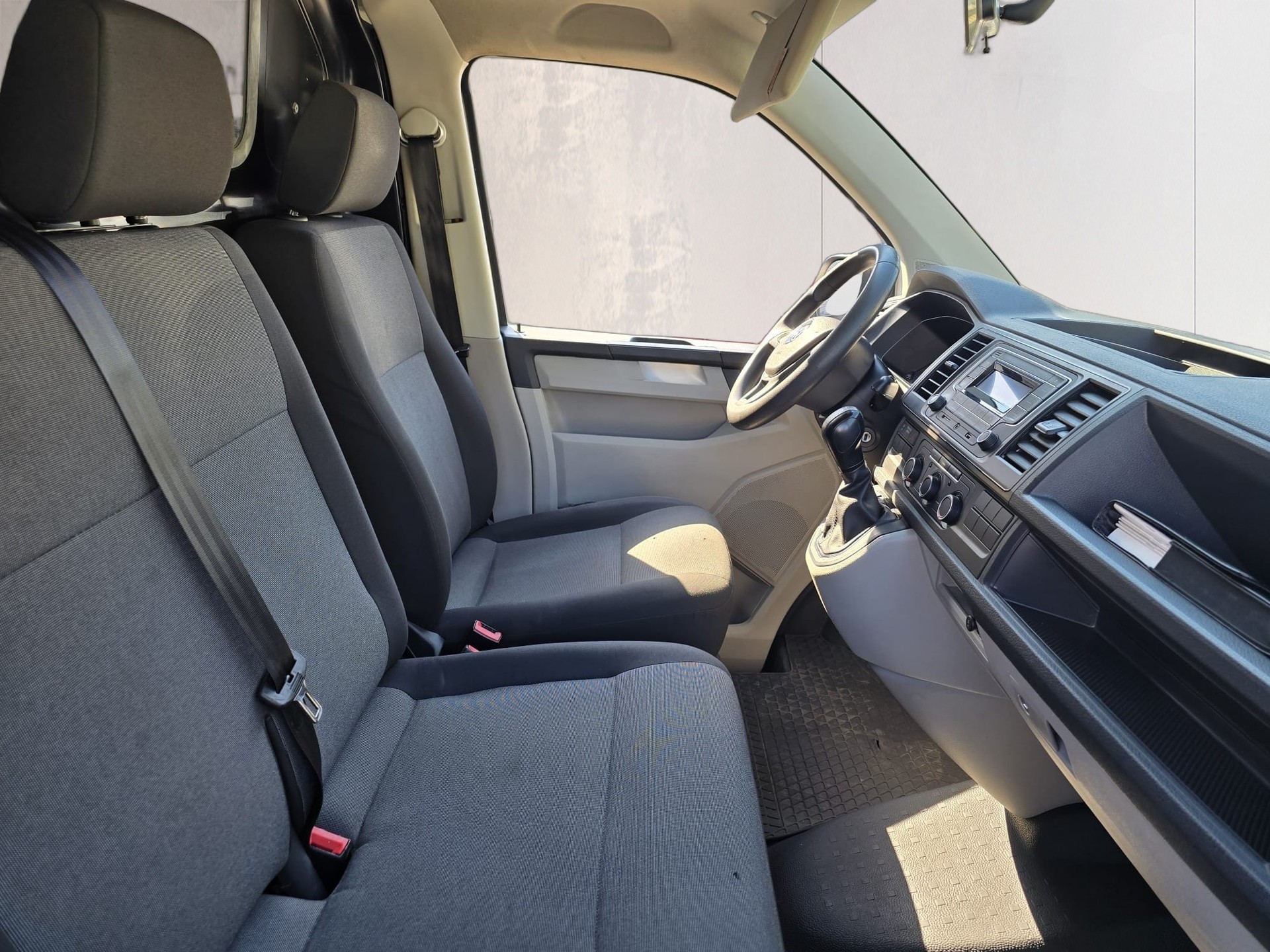 VW T6 2.0 TDI DSG-image-12