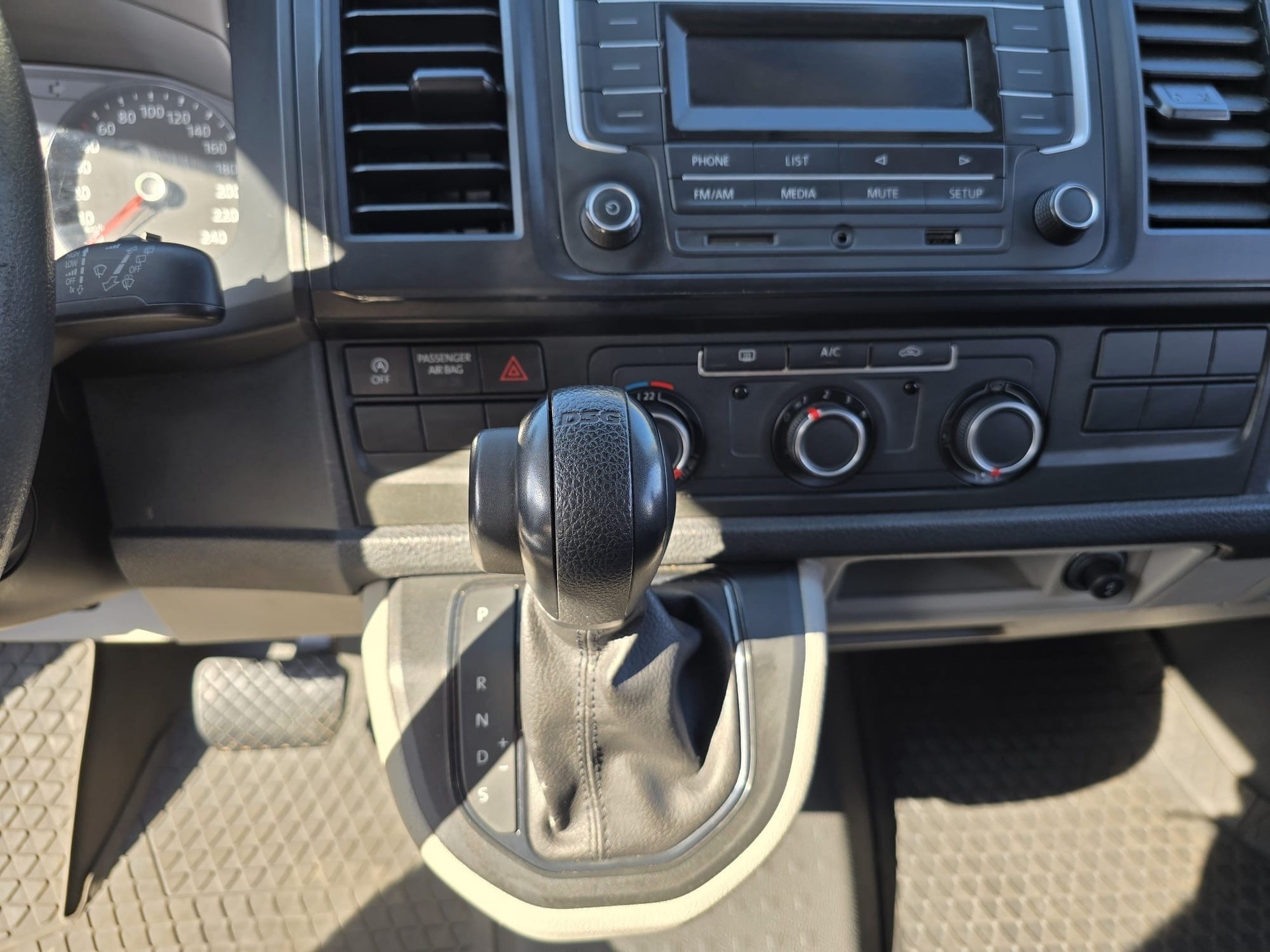 VW T6 2.0 TDI DSG-image-15