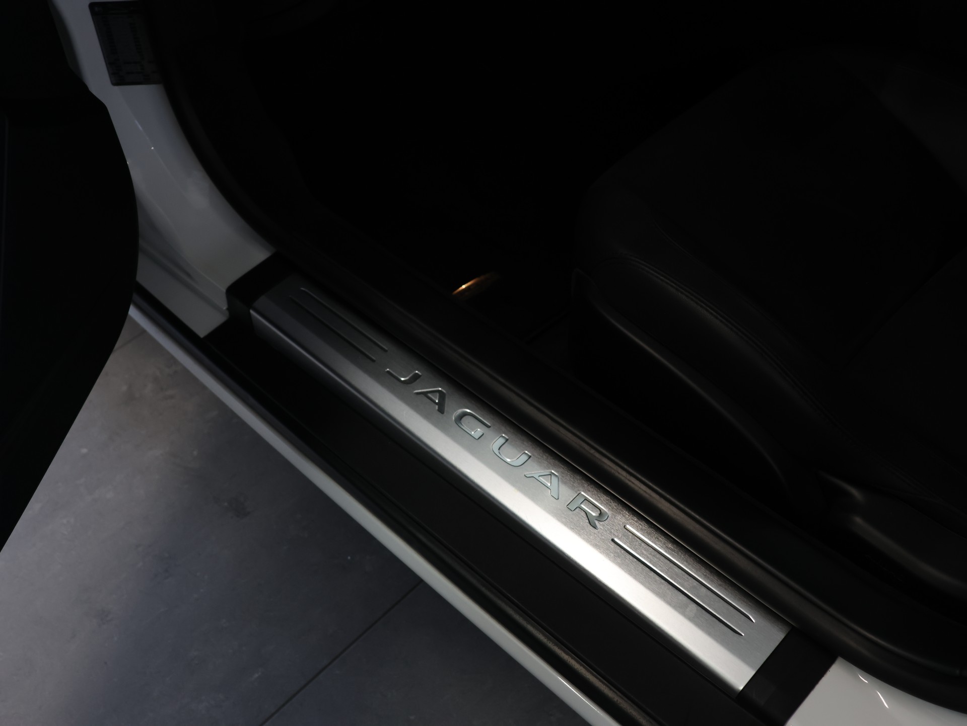 JAGUAR F-Type Coupé S 3.0 V6 S/C *Panorama* *Rückfahrkamera*-image-24