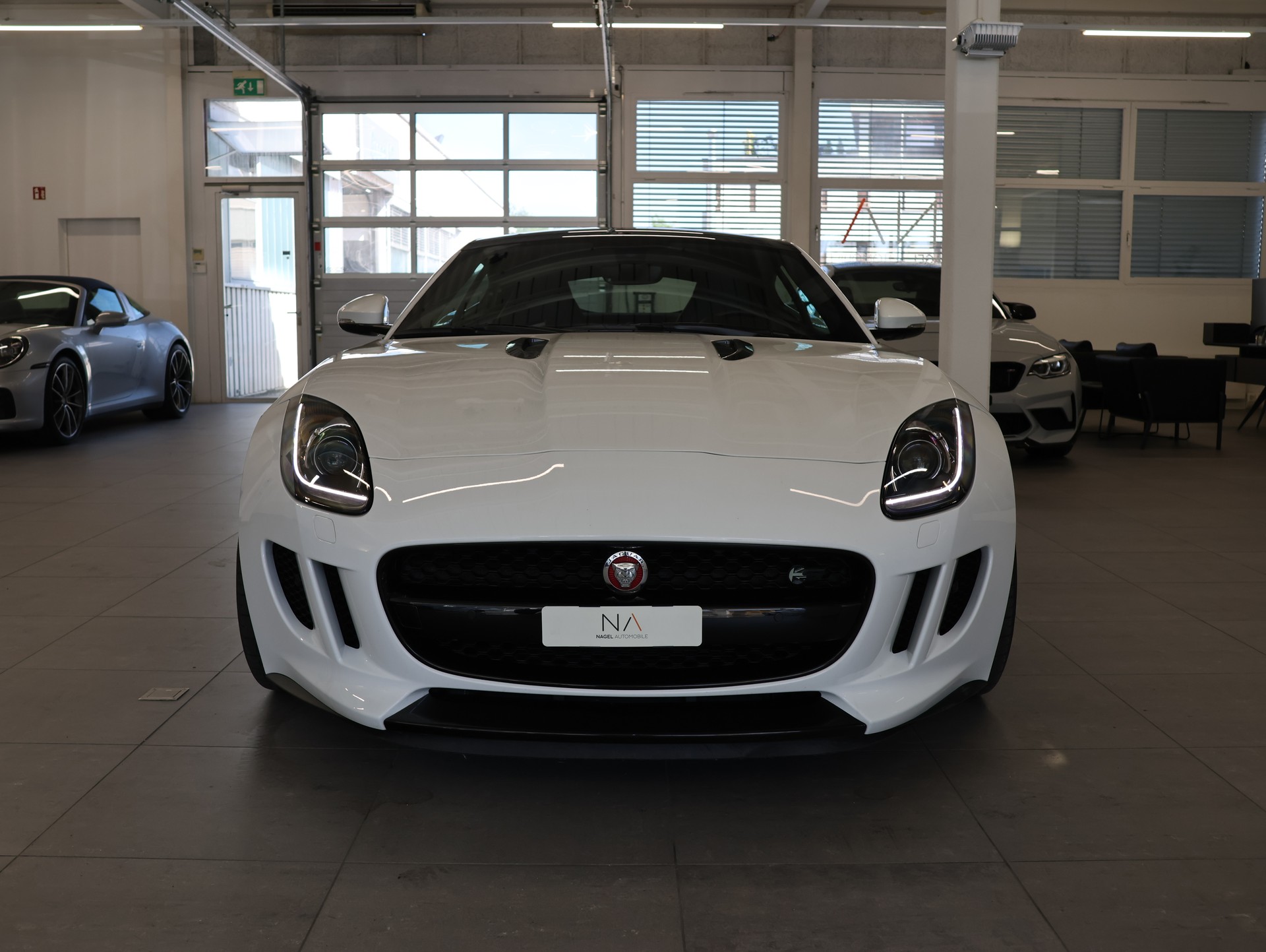 JAGUAR F-Type Coupé S 3.0 V6 S/C *Panorama* *Rückfahrkamera*-image-2