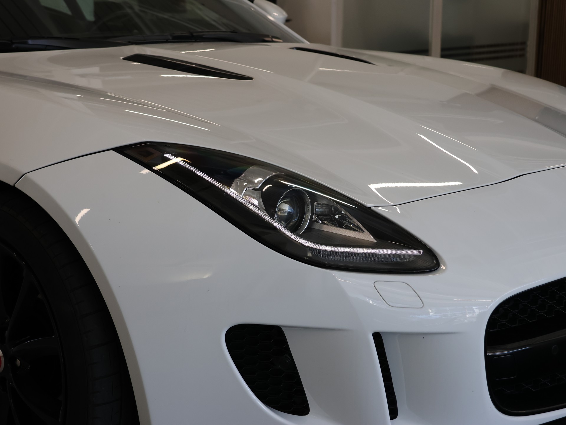 JAGUAR F-Type Coupé S 3.0 V6 S/C *Panorama* *Rückfahrkamera*-image-6