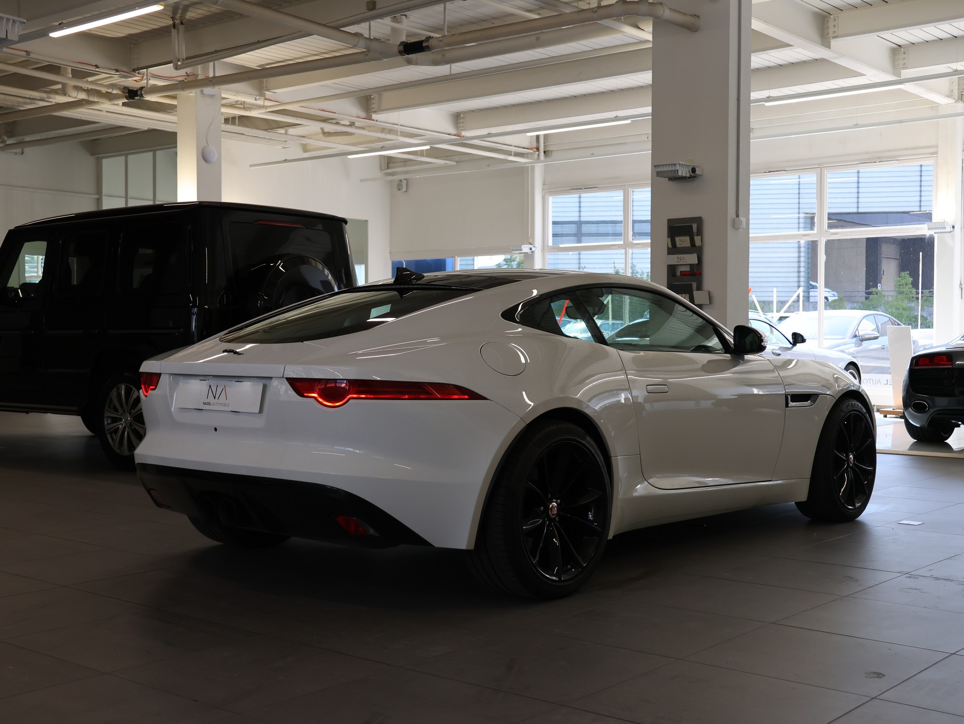 JAGUAR F-Type Coupé S 3.0 V6 S/C *Panorama* *Rückfahrkamera*-image-5