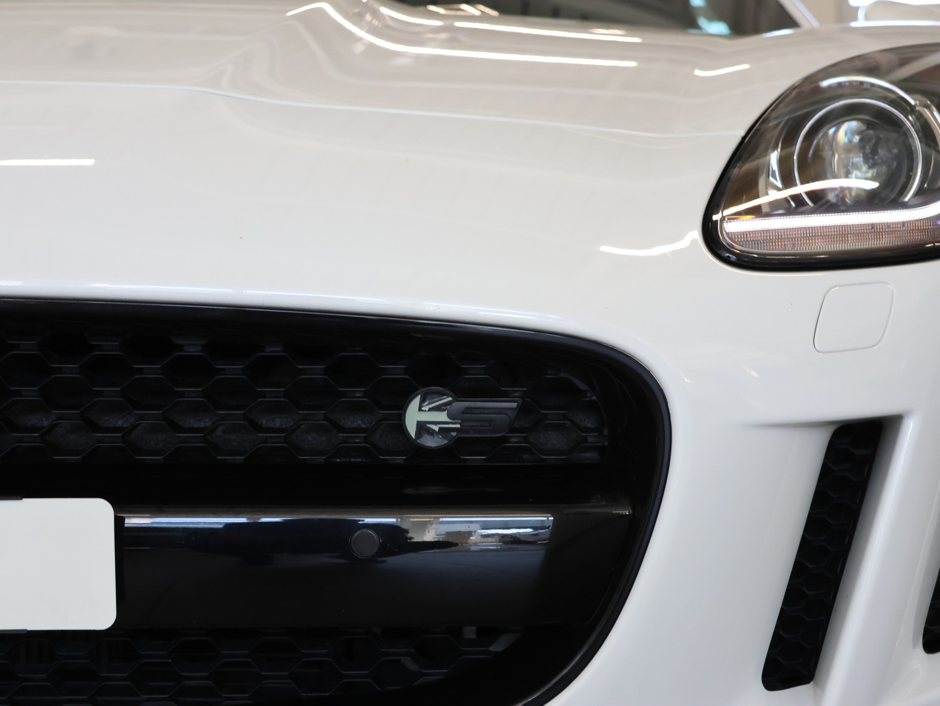 JAGUAR F-Type Coupé S 3.0 V6 S/C *Panorama* *Rückfahrkamera*-image-7