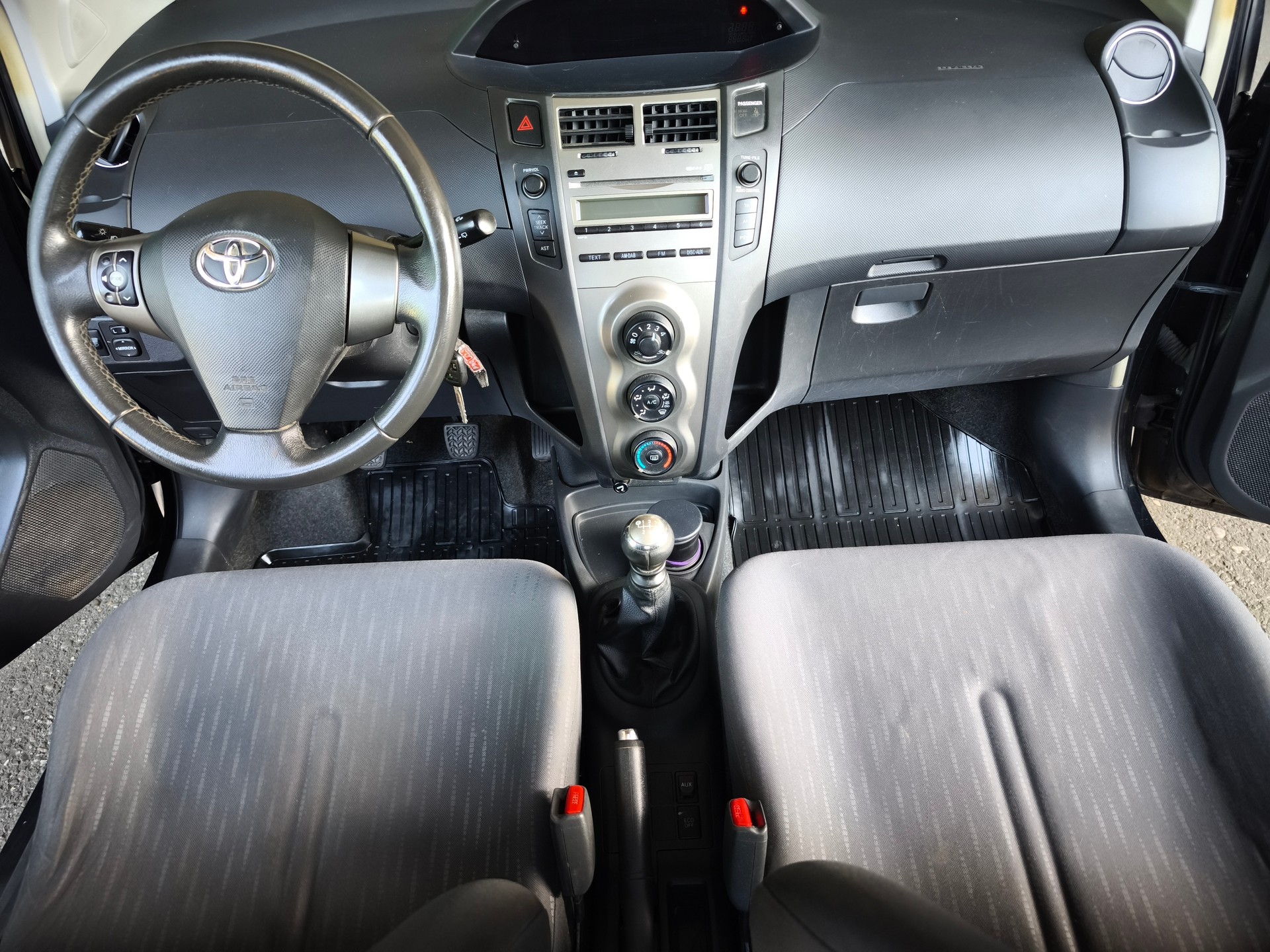 TOYOTA Yaris 1.33 Linea Terra-image-7
