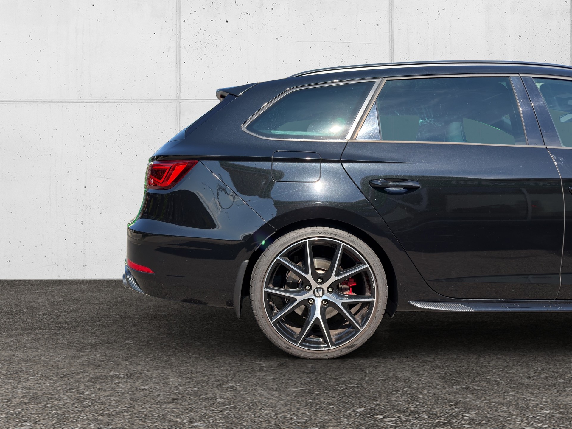 SEAT Leon ST 2.0 TSI Cupra 300 4 Drive DSG-image-8