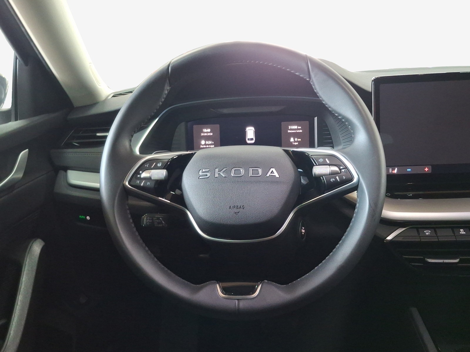 SKODA Octavia Combi 1.5 TSI mHEV DSG Dynamic-image-8