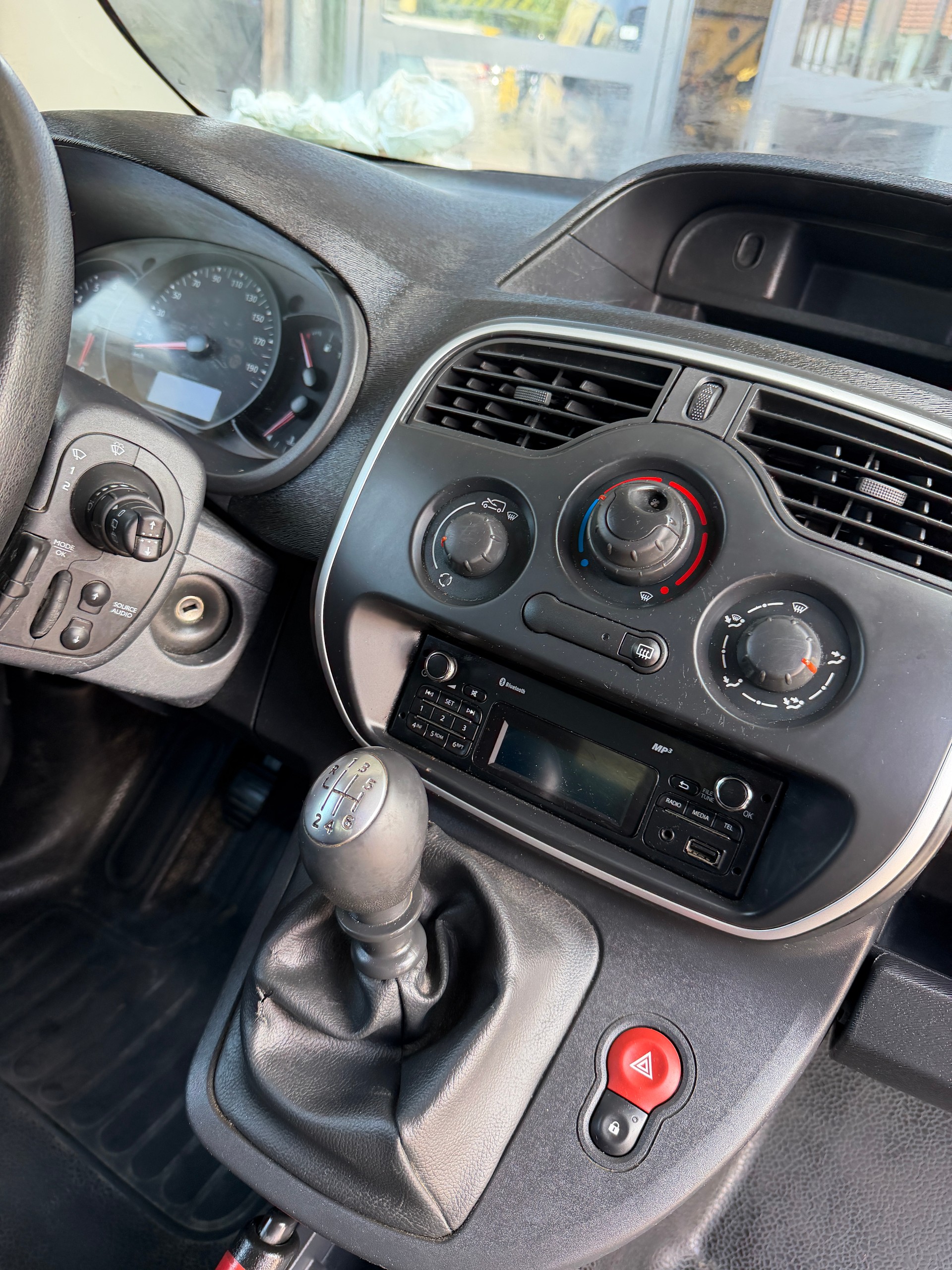 RENAULT Kangoo Medium TCe 115 ENERGY Business-image-8