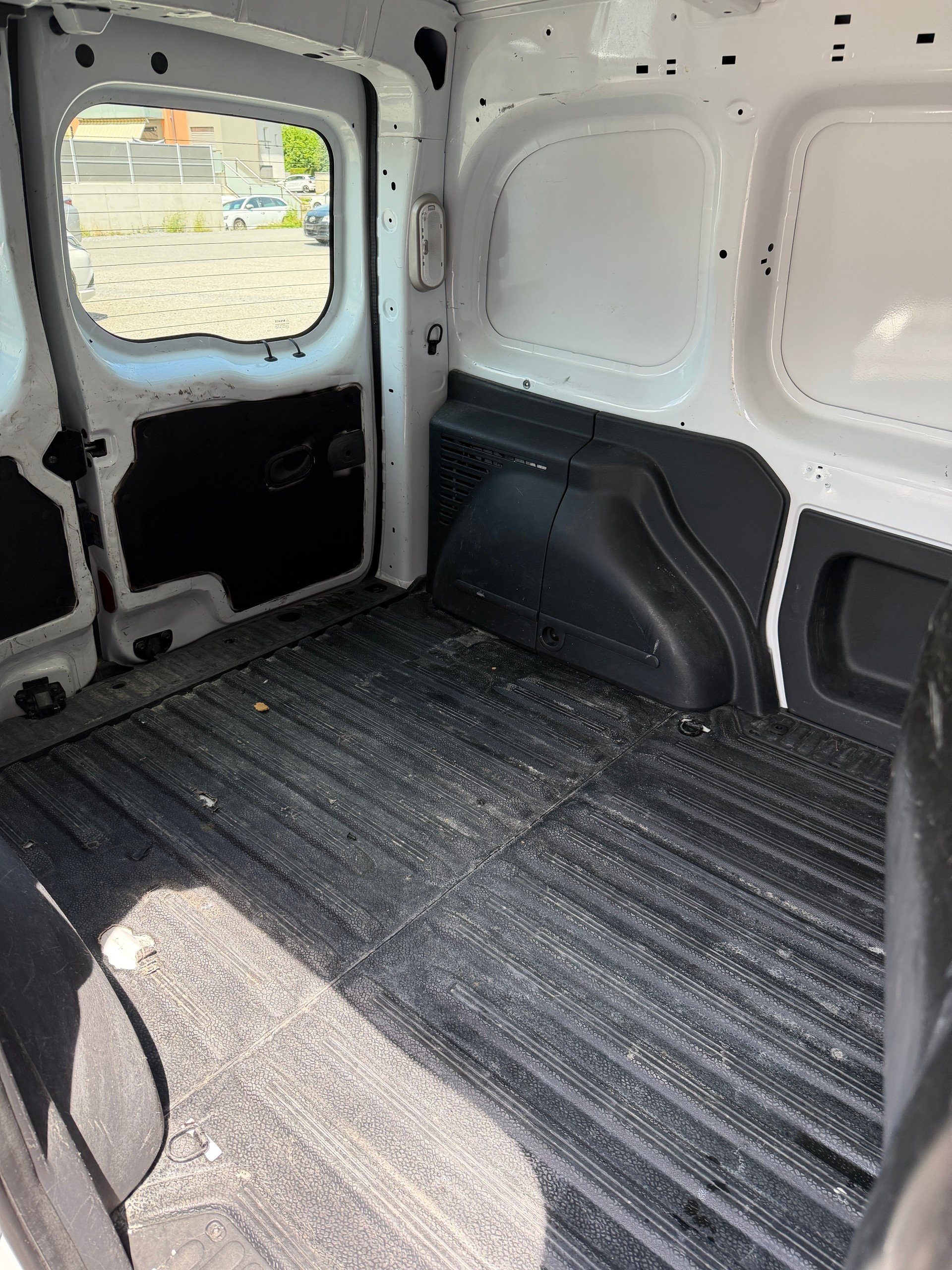 RENAULT Kangoo Medium TCe 115 ENERGY Business-image-10