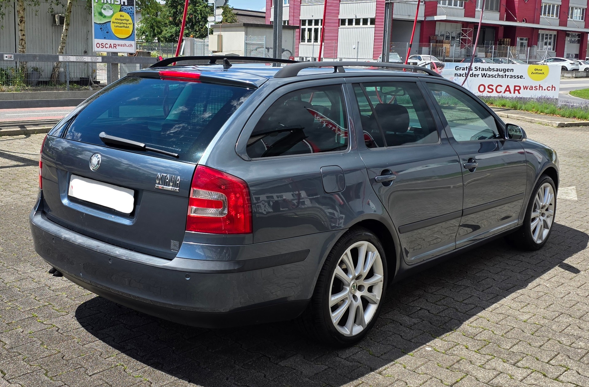 SKODA Octavia 1.9 TDI Swiss Adventure 4x4-image-4