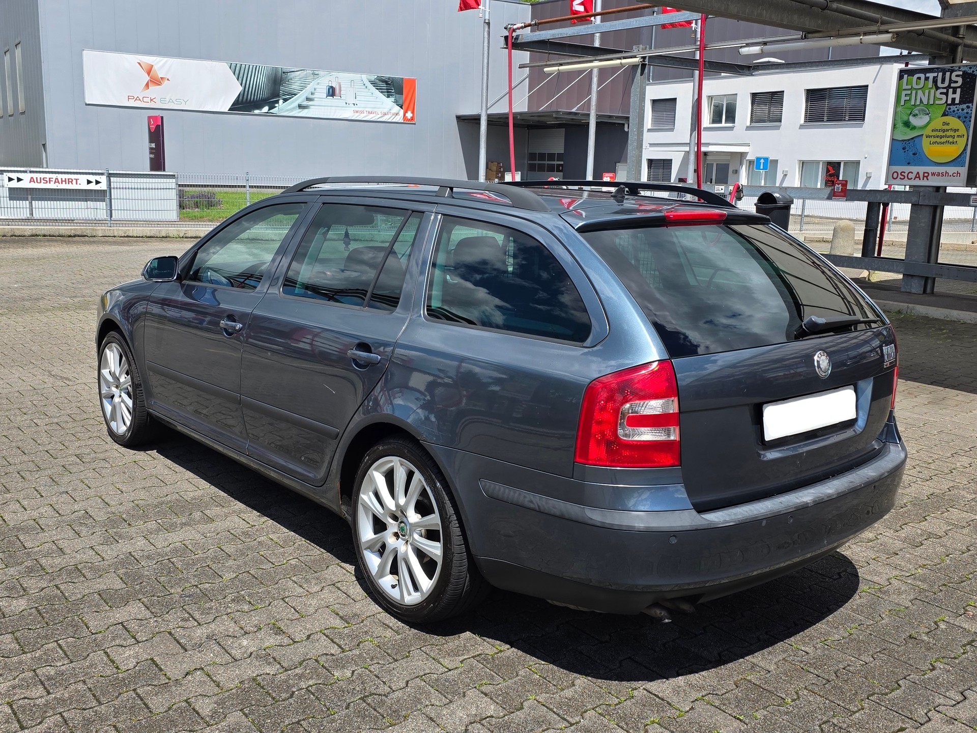 SKODA Octavia 1.9 TDI Swiss Adventure 4x4-image-5
