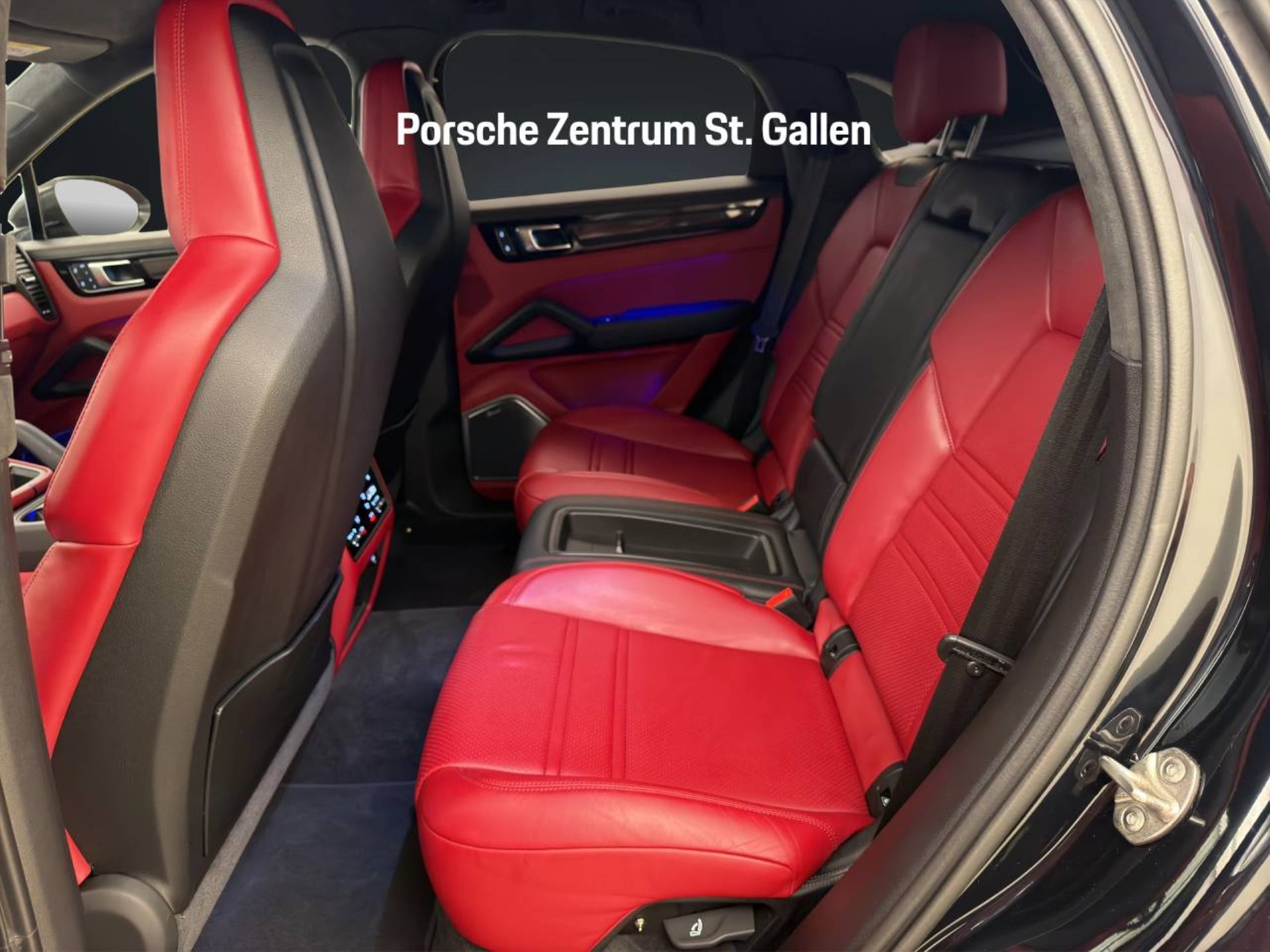PORSCHE Cayenne Turbo GT-image-13